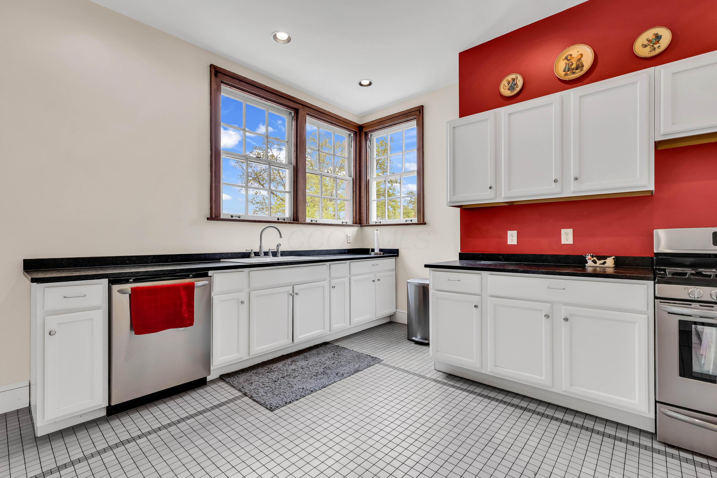 Thornville, Ohio, 43076, United States, 9 Bedrooms Bedrooms, ,7 BathroomsBathrooms,Residential,Active,1821951