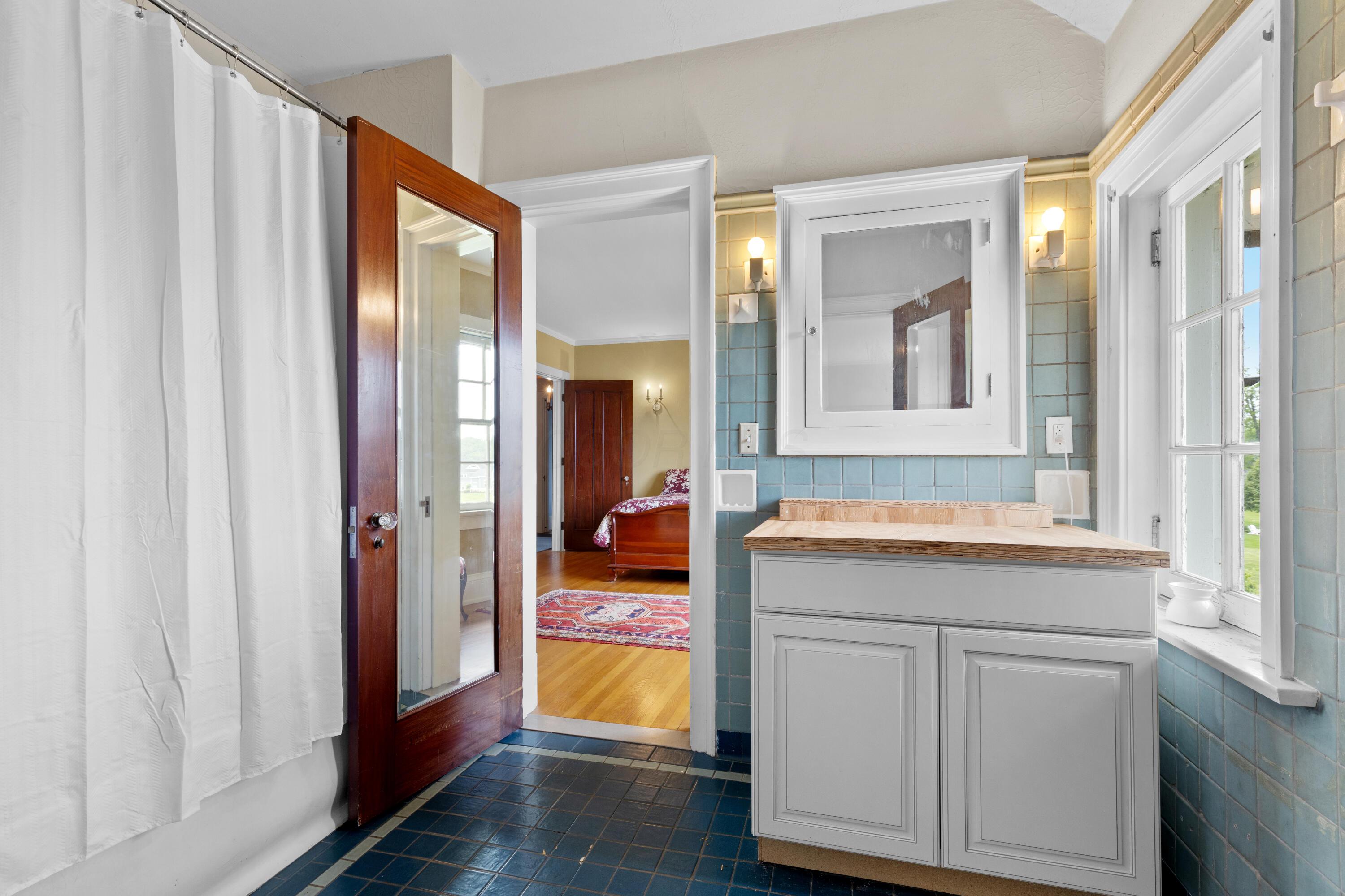 Thornville, Ohio, 43076, United States, 9 Bedrooms Bedrooms, ,7 BathroomsBathrooms,Residential,Active,1821951