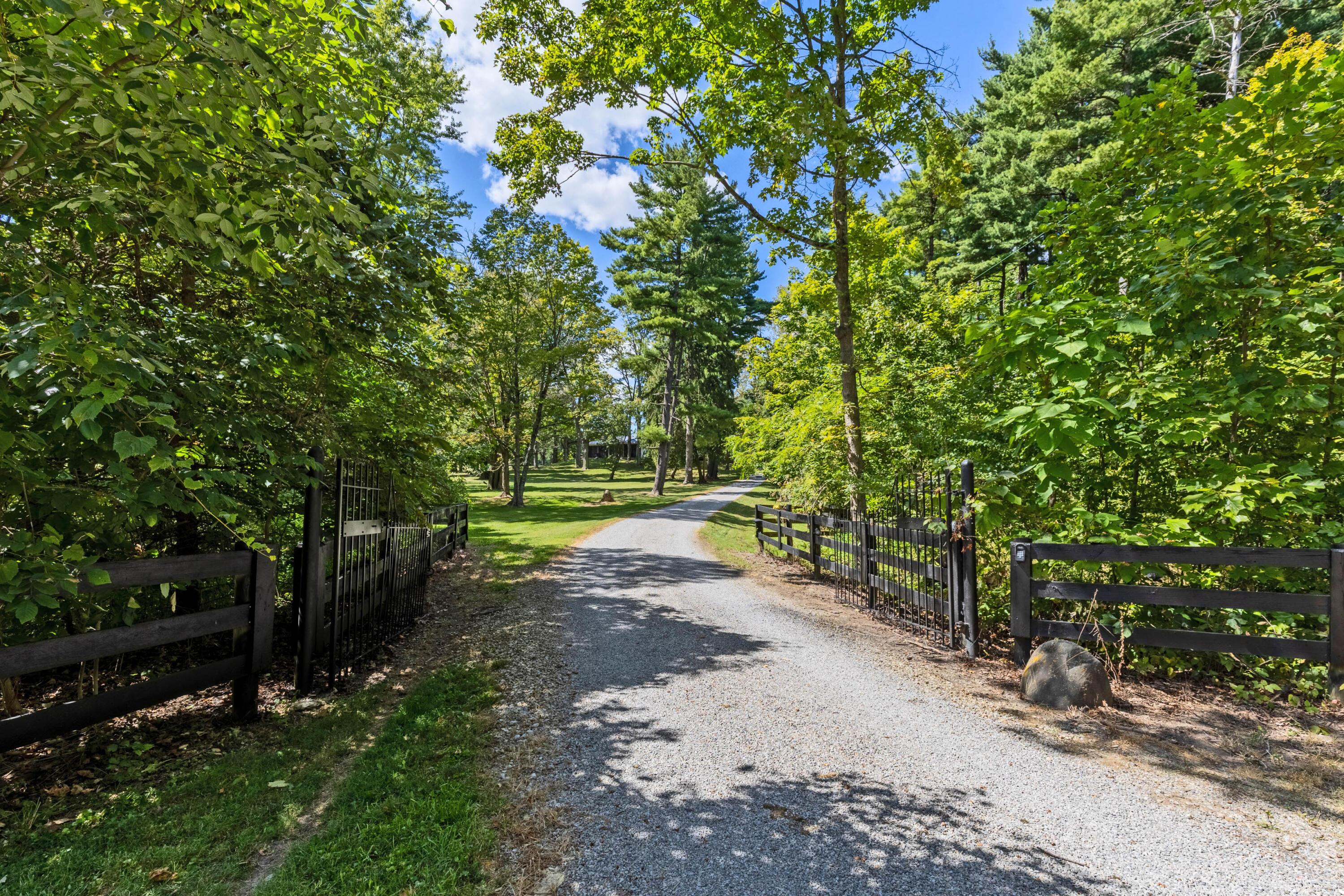 Centerburg, Ohio, 43011, United States, 5 Bedrooms Bedrooms, ,5 BathroomsBathrooms,Residential,Active,1934755
