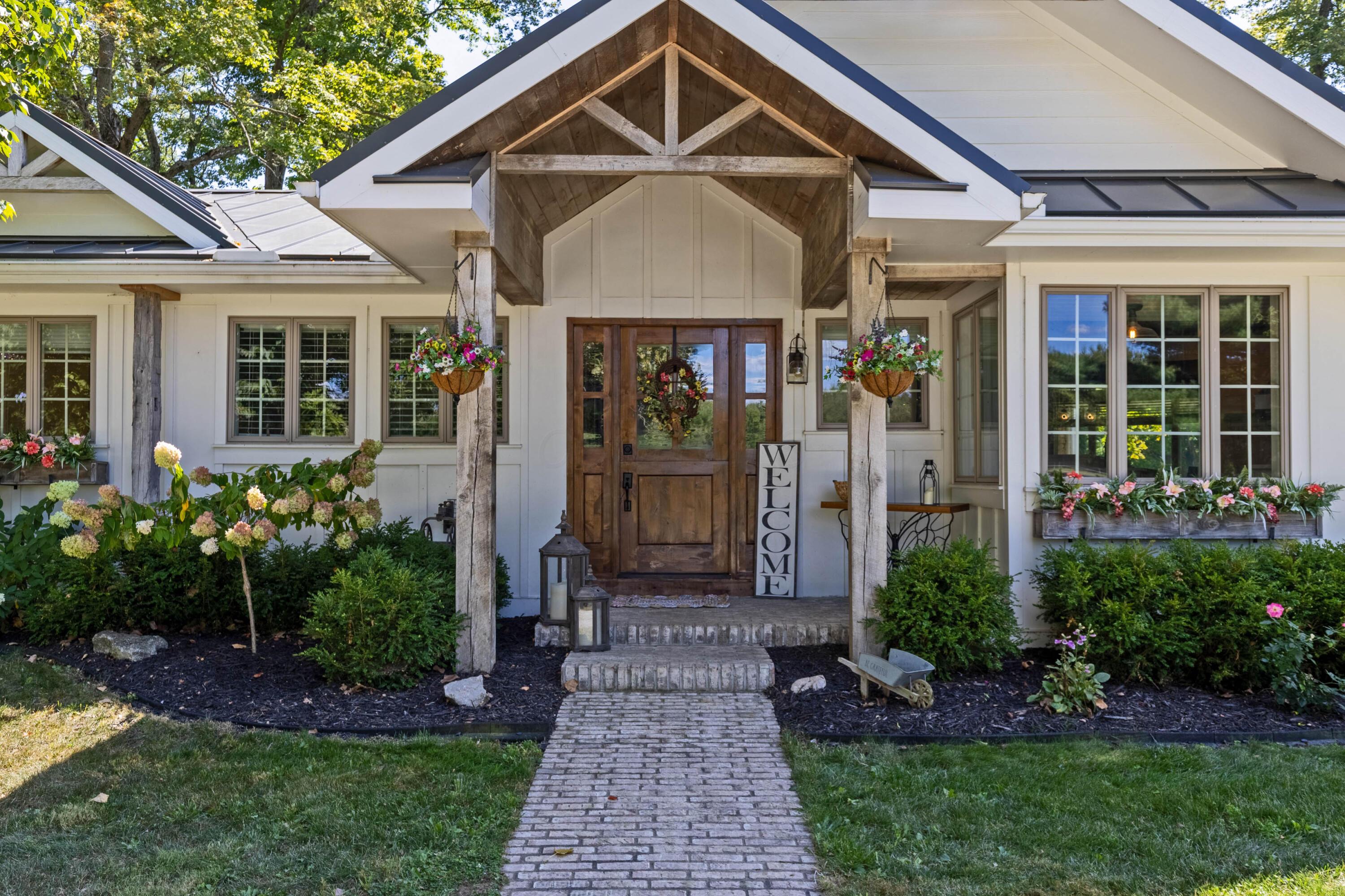 Centerburg, Ohio, 43011, United States, 5 Bedrooms Bedrooms, ,5 BathroomsBathrooms,Residential,Active,1999913