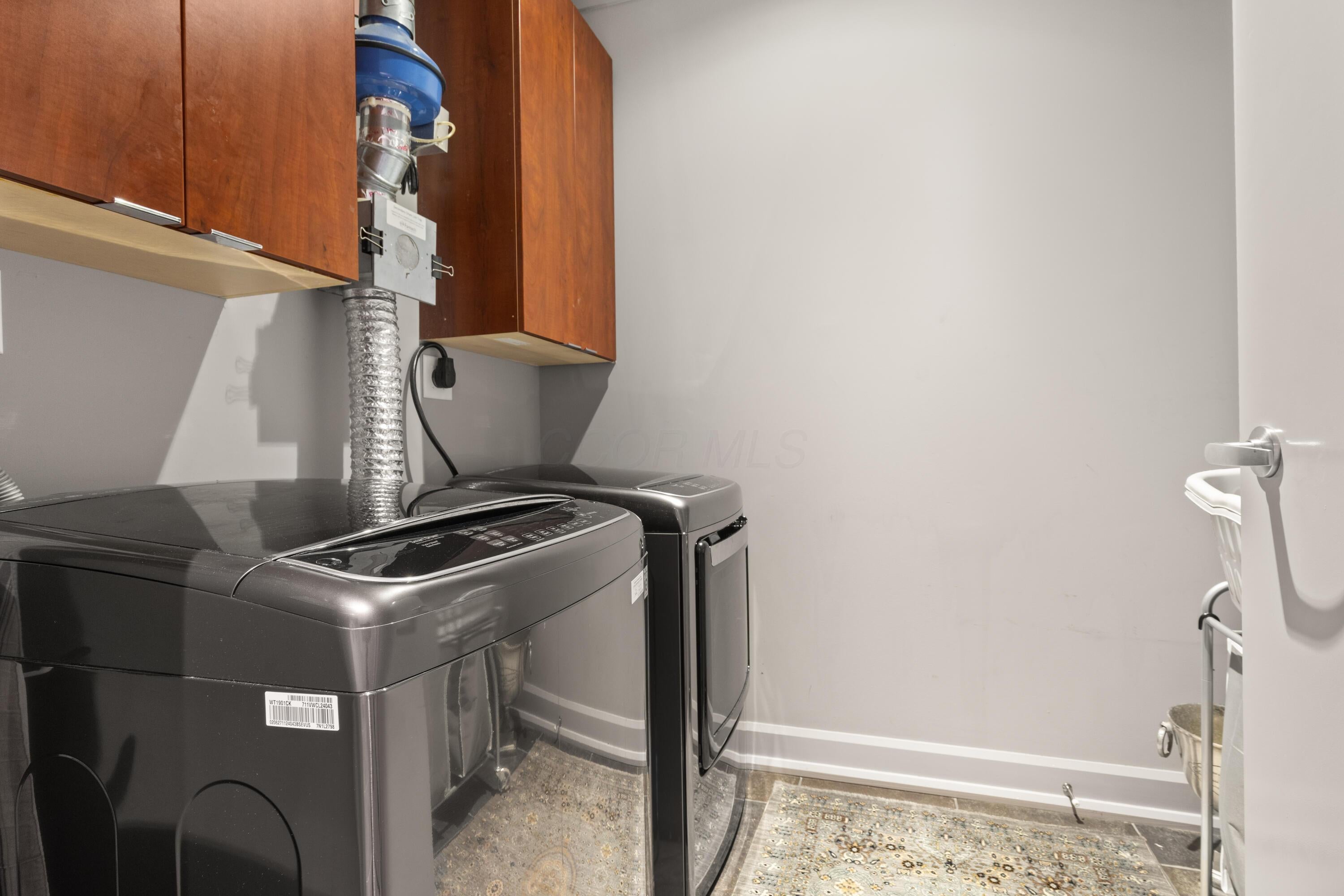 Columbus, Ohio, 43215, United States, 3 Bedrooms Bedrooms, ,4 BathroomsBathrooms,Residential,Active,1954011