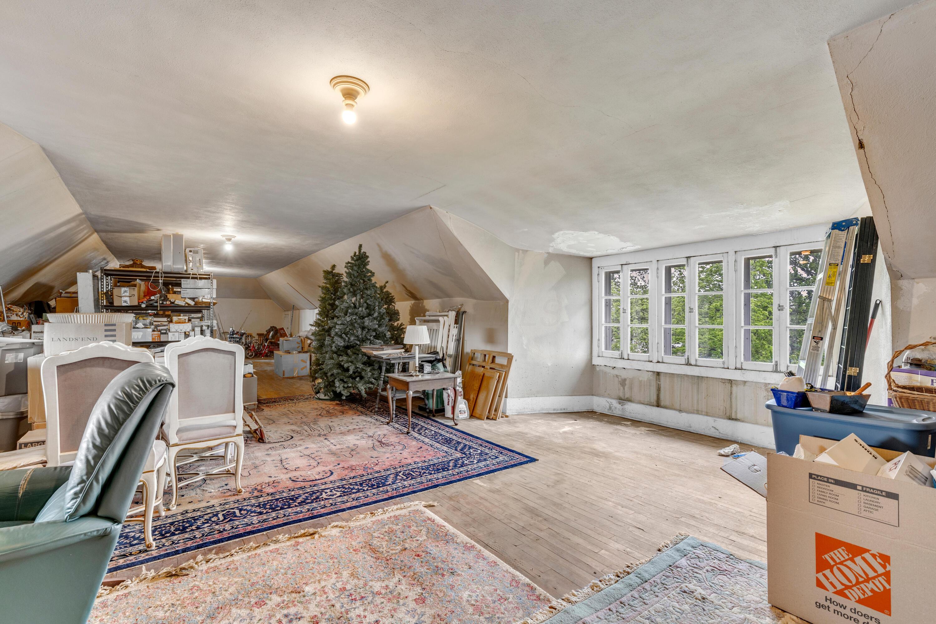 Thornville, Ohio, 43076, United States, 9 Bedrooms Bedrooms, ,7 BathroomsBathrooms,Residential,Active,1821951