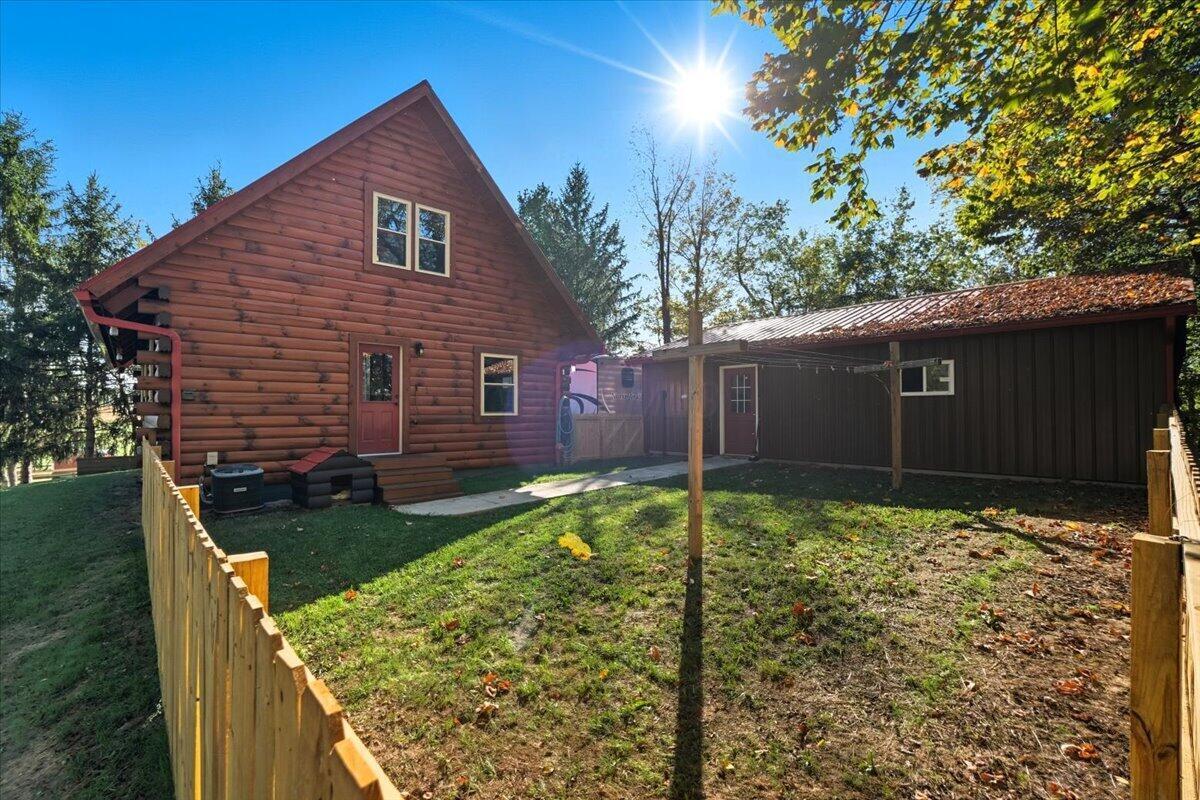 Fredericktown, Ohio, 43019, United States, 8 Bedrooms Bedrooms, ,7 BathroomsBathrooms,Residential,Active,1953994