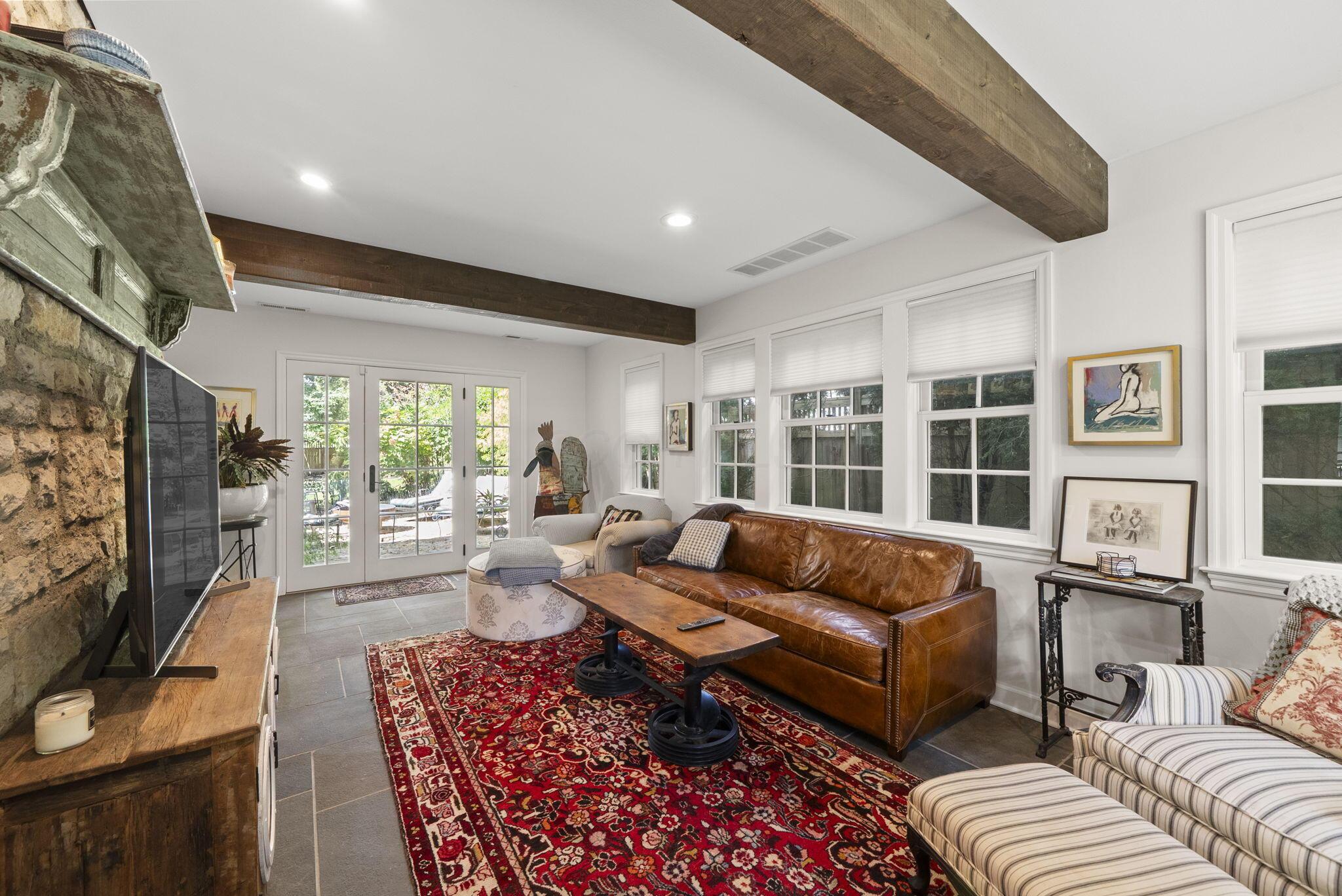 Columbus, Ohio, 43221, United States, 4 Bedrooms Bedrooms, ,5 BathroomsBathrooms,Residential,Active,1953422