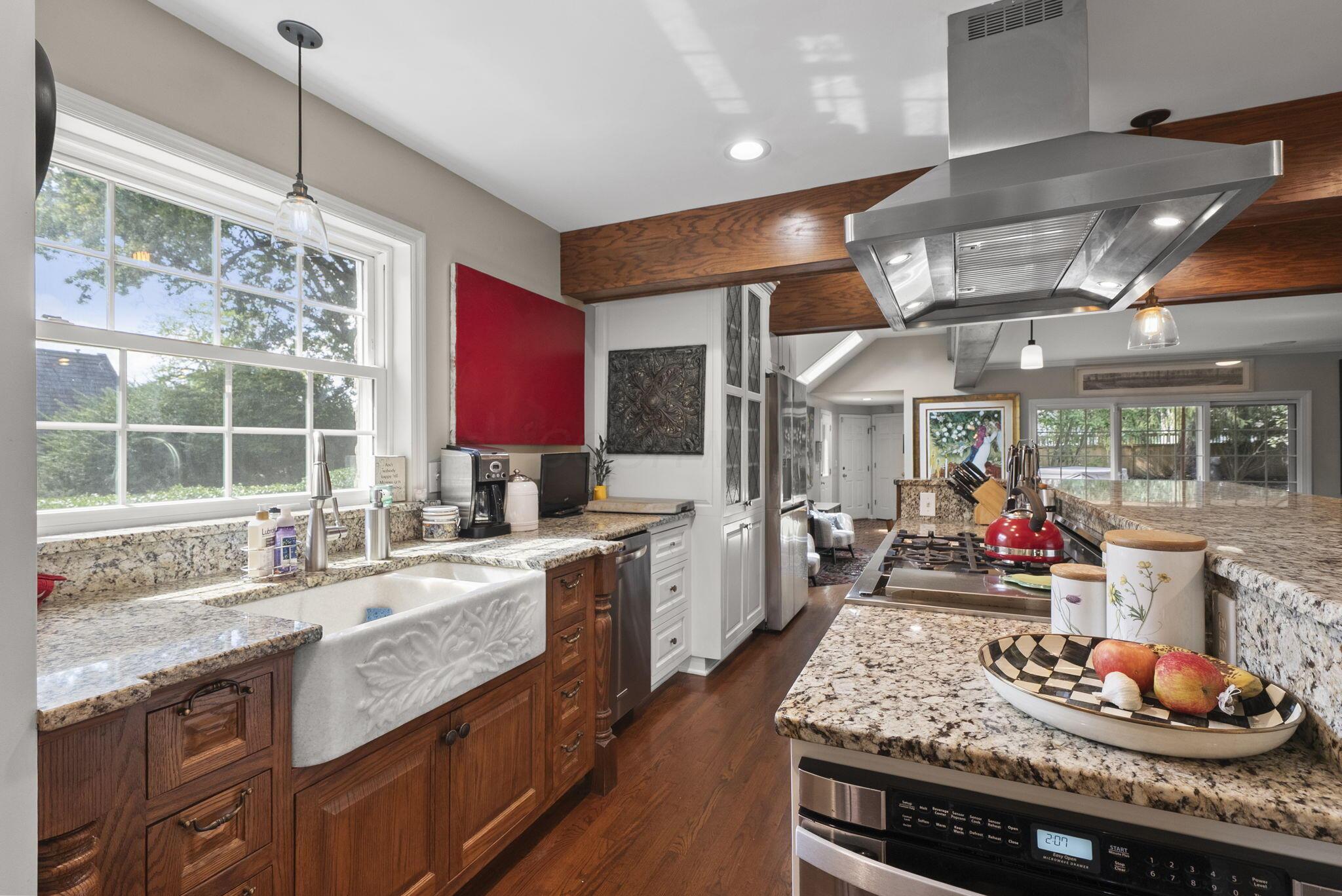 Columbus, Ohio, 43221, United States, 4 Bedrooms Bedrooms, ,5 BathroomsBathrooms,Residential,Active,1953422