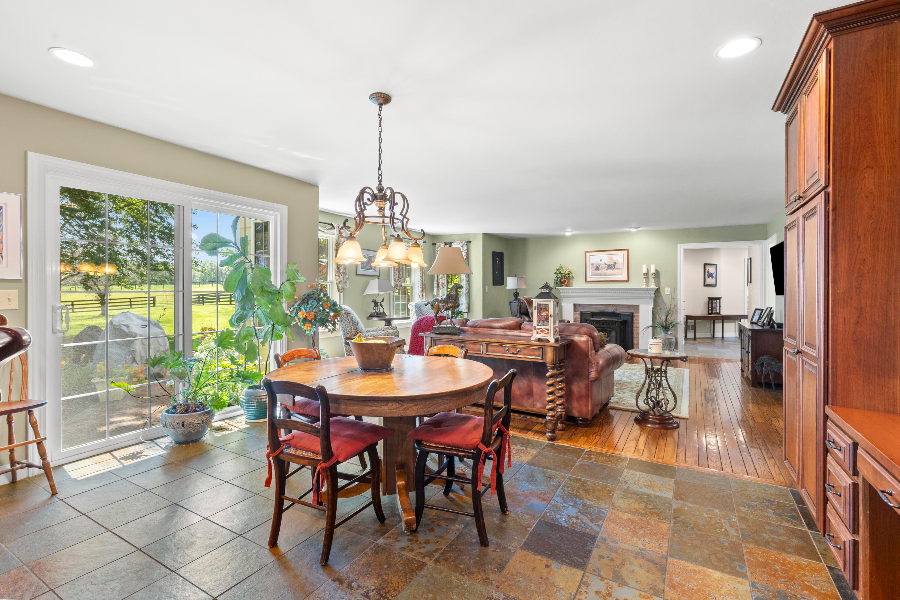 Lancaster, Ohio, 43130, United States, 4 Bedrooms Bedrooms, ,4 BathroomsBathrooms,Residential,Active,1910133