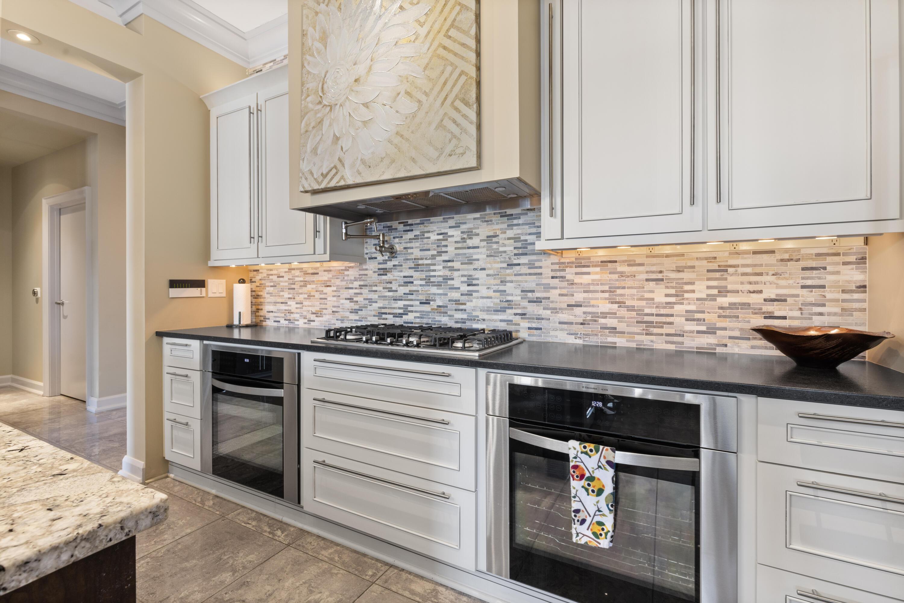 Columbus, Ohio, 43215, United States, 3 Bedrooms Bedrooms, ,4 BathroomsBathrooms,Residential,Active,1954011