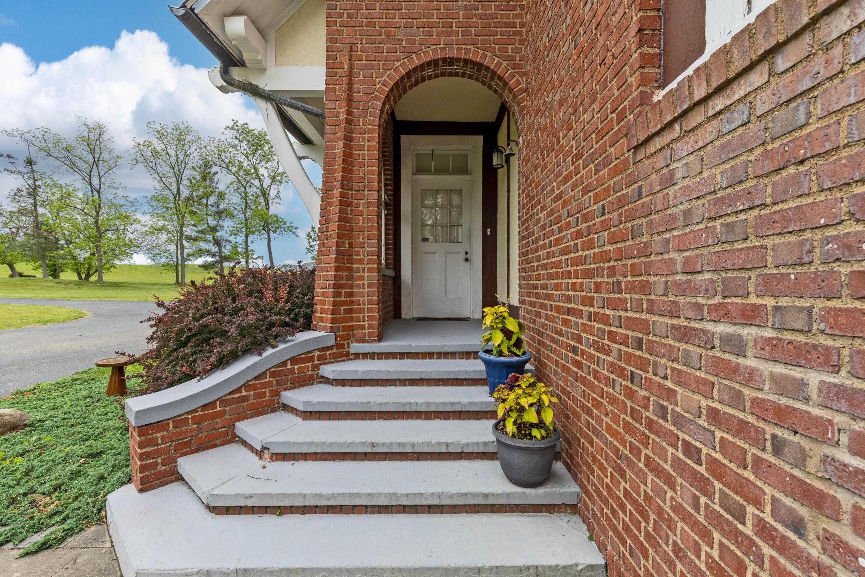 Thornville, Ohio, 43076, United States, 9 Bedrooms Bedrooms, ,7 BathroomsBathrooms,Residential,Active,1821951