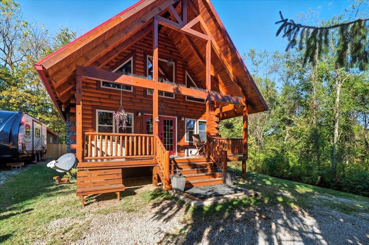 Fredericktown, Ohio, 43019, United States, 8 Bedrooms Bedrooms, ,7 BathroomsBathrooms,Residential,Active,1953994