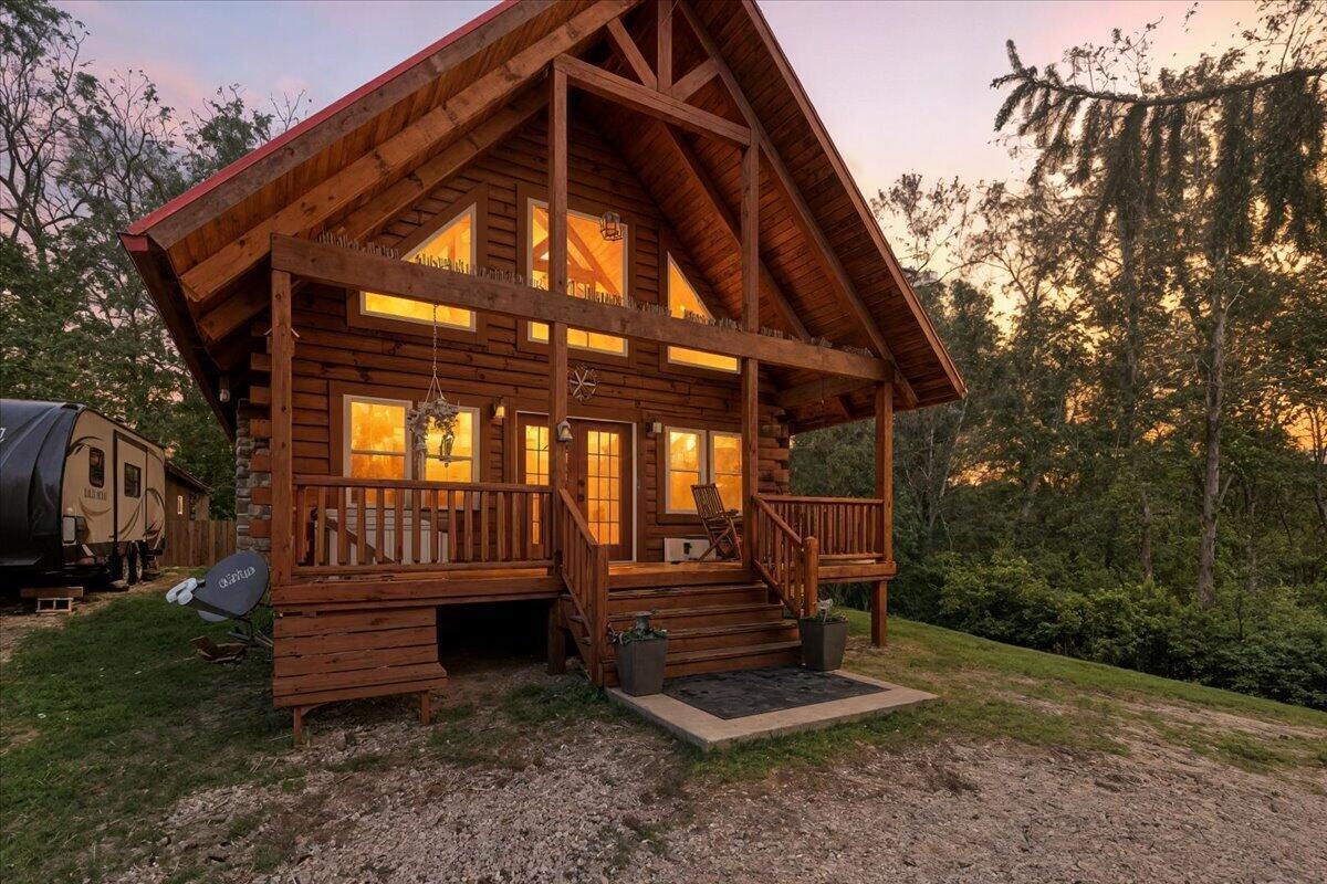 Fredericktown, Ohio, 43019, United States, 8 Bedrooms Bedrooms, ,7 BathroomsBathrooms,Residential,Active,1953994