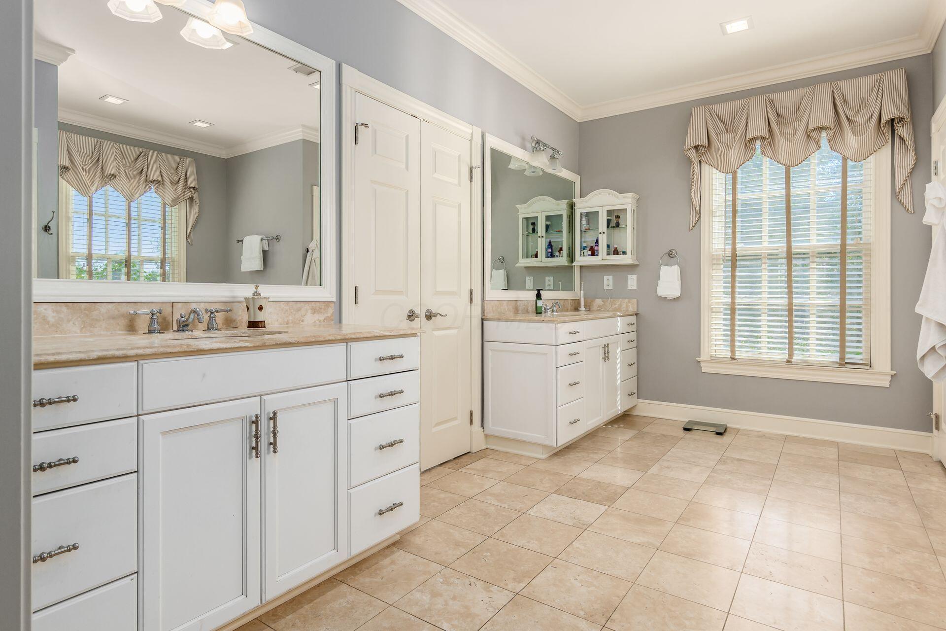 New Albany, Ohio, 43054, United States, 5 Bedrooms Bedrooms, ,6 BathroomsBathrooms,Residential,Active,1944097