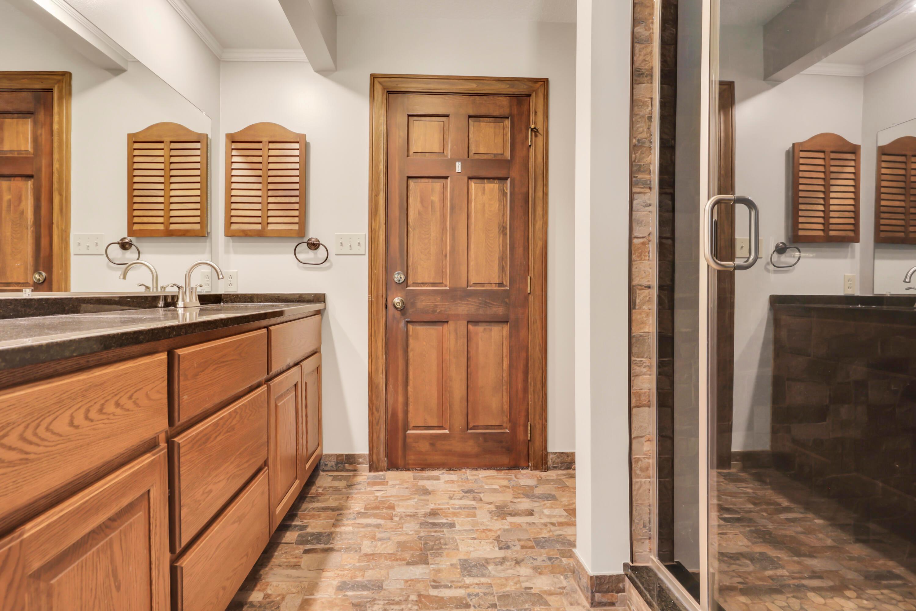 Newark, Ohio, 43055, United States, 5 Bedrooms Bedrooms, ,6 BathroomsBathrooms,Residential,Active,1909629