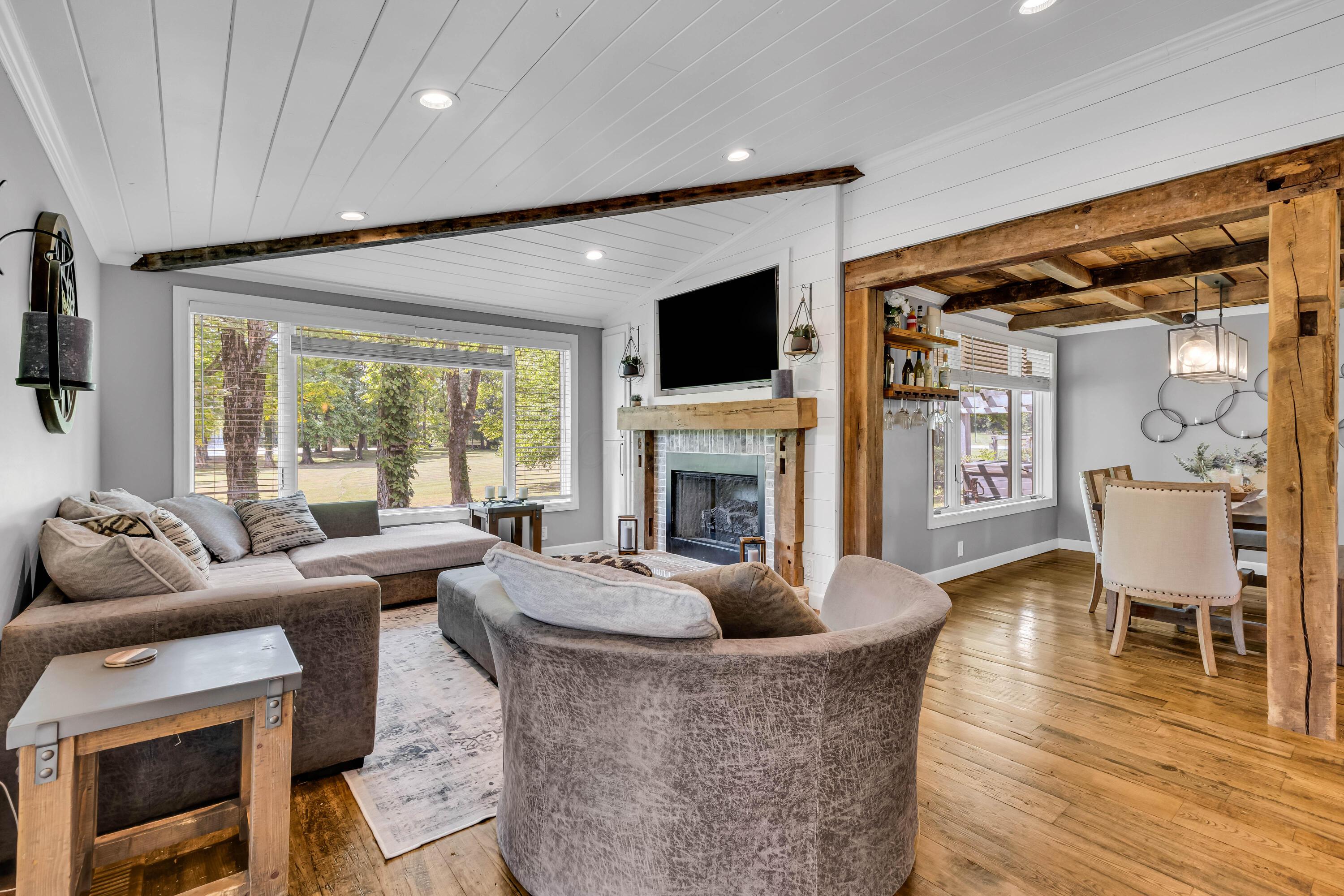 Centerburg, Ohio, 43011, United States, 5 Bedrooms Bedrooms, ,5 BathroomsBathrooms,Residential,Active,1934755