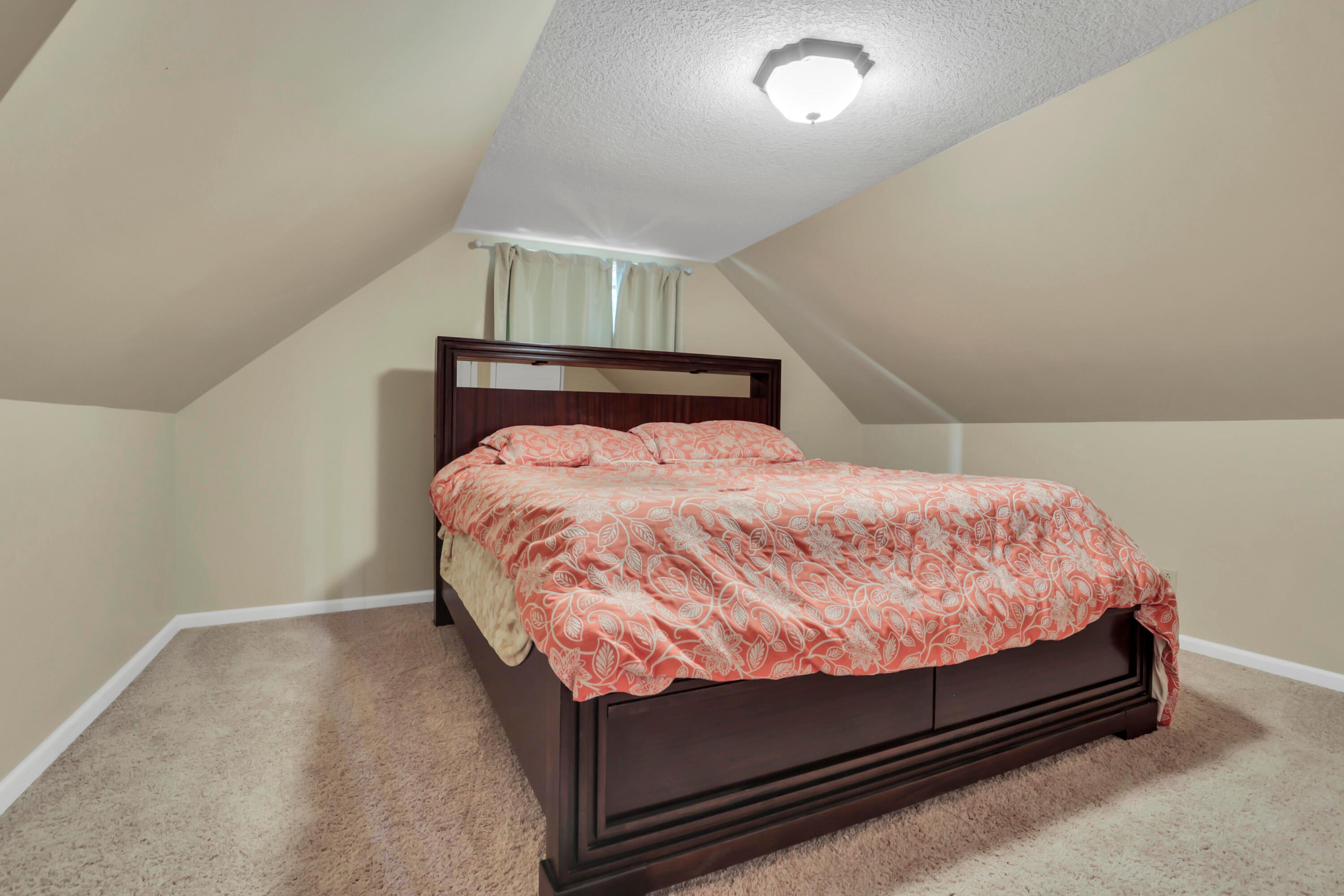 Newark, Ohio, 43055, United States, 5 Bedrooms Bedrooms, ,6 BathroomsBathrooms,Residential,Active,1909629