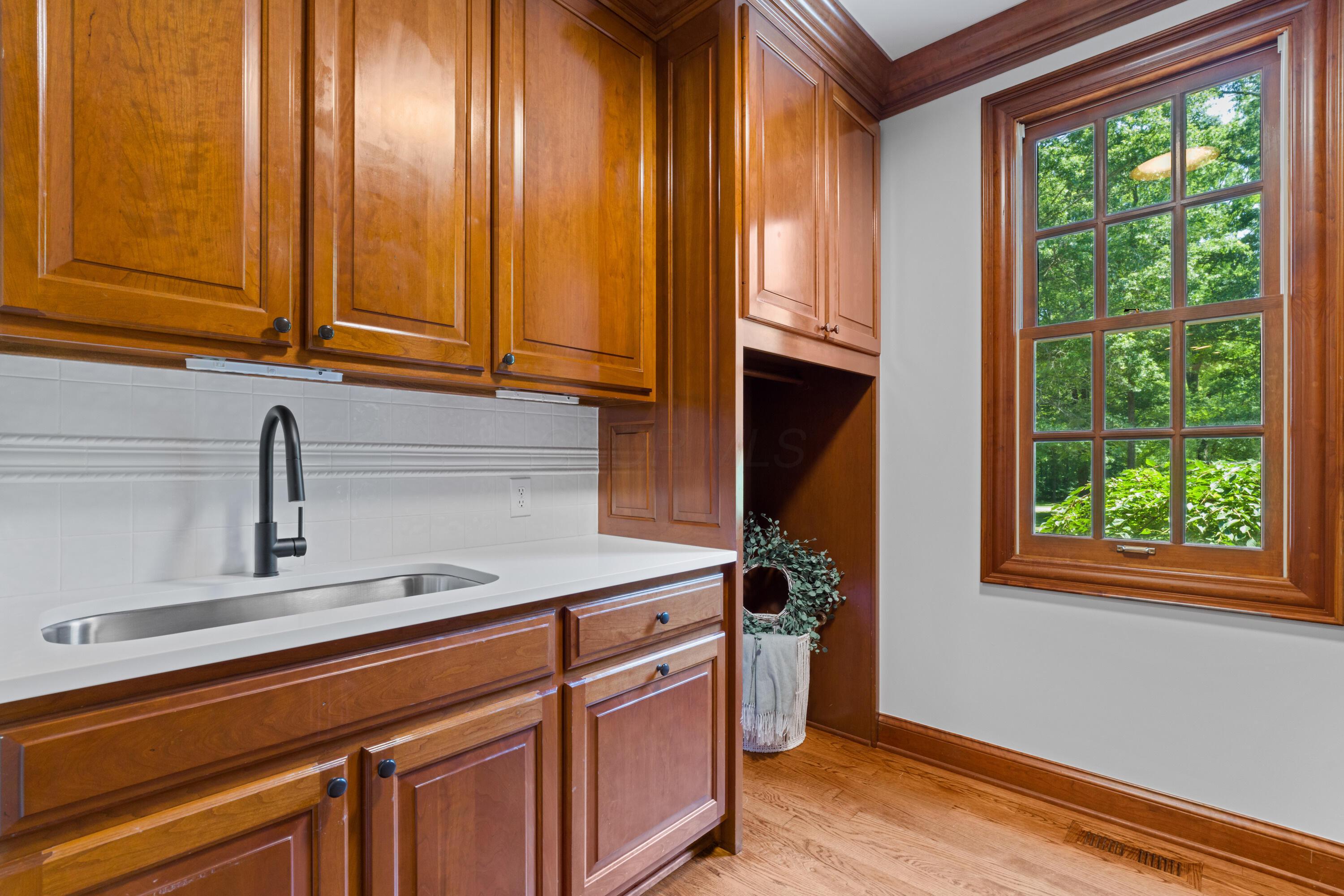 Sunbury, Ohio, 43074, United States, 5 Bedrooms Bedrooms, ,7 BathroomsBathrooms,Residential,Active,1912834