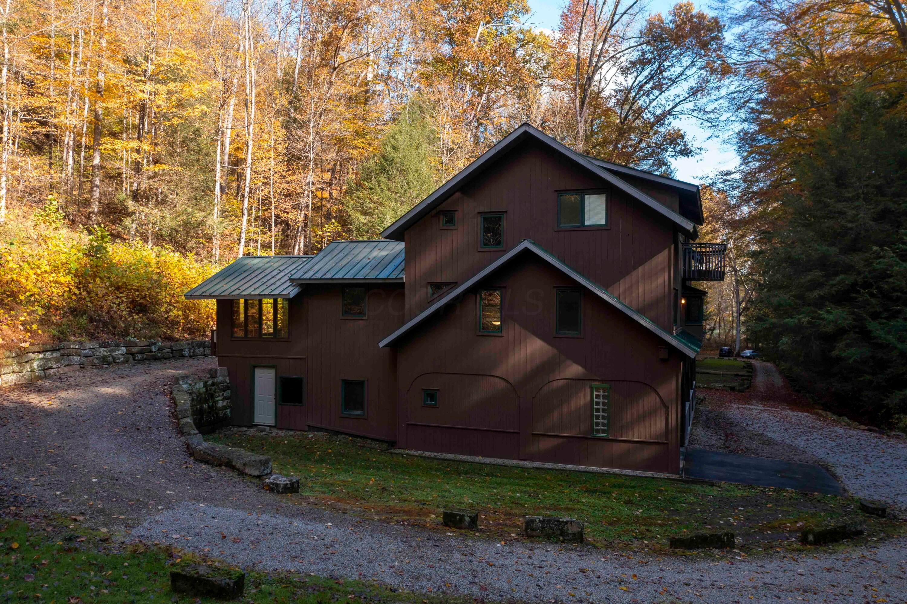 Rockbridge, Ohio, 43149, United States, 3 Bedrooms Bedrooms, ,4 BathroomsBathrooms,Residential,Active,1992551