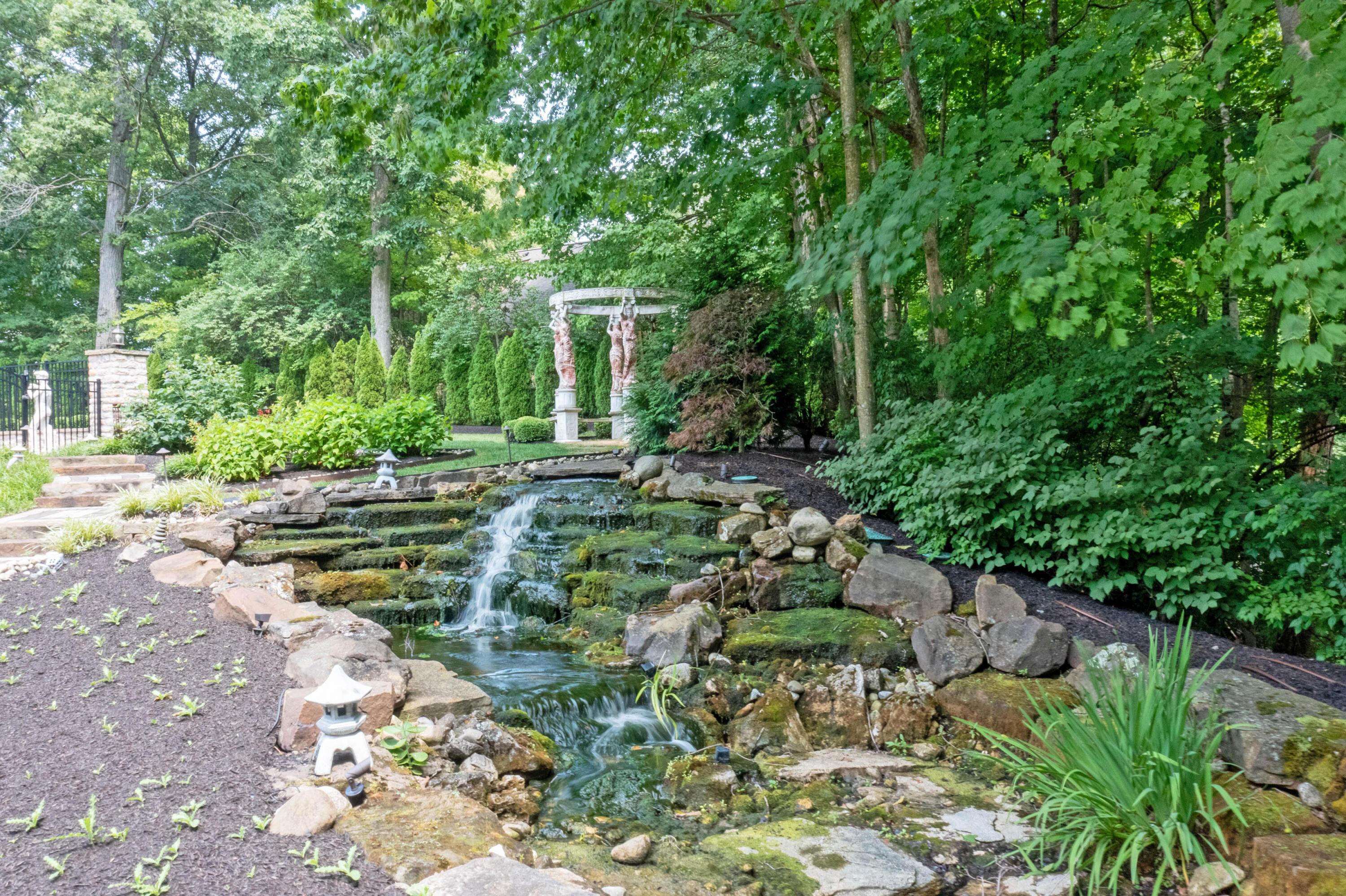 Upper Arlington, Ohio, 43220, United States, 7 Bedrooms Bedrooms, ,7 BathroomsBathrooms,Residential,Active,1748798