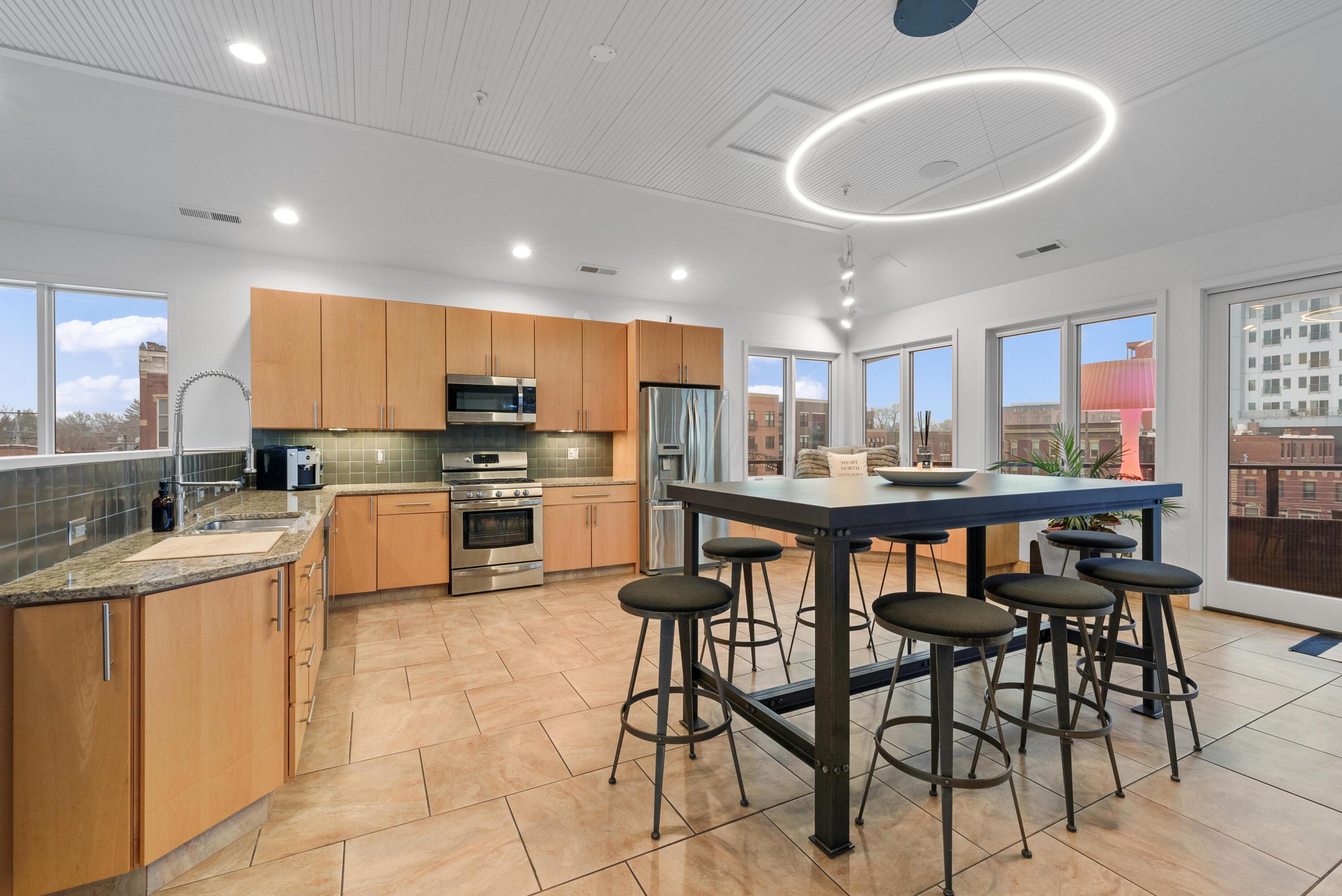 Columbus, Ohio, 43201, United States, 3 Bedrooms Bedrooms, ,5 BathroomsBathrooms,Residential,Active,1894778