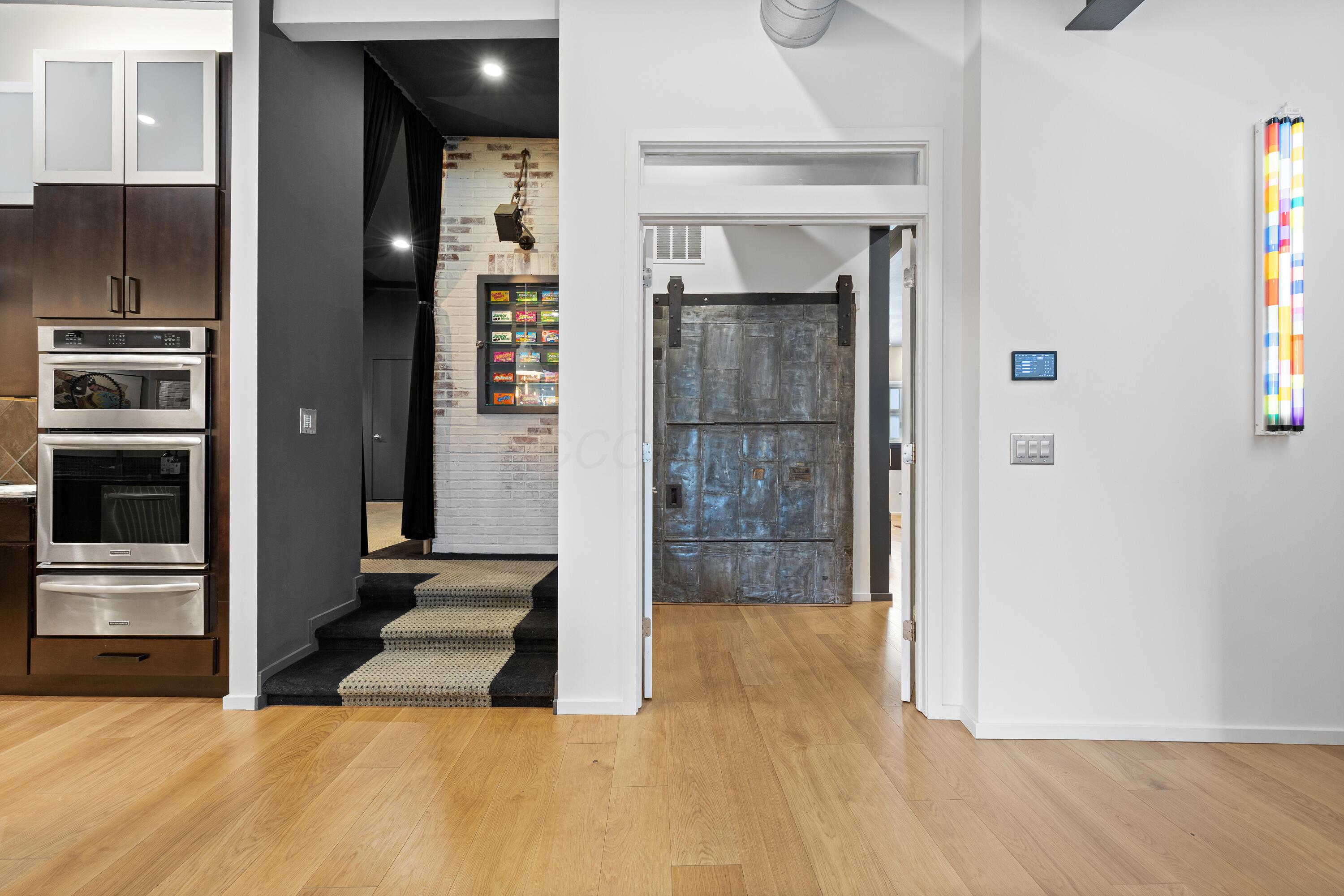 Columbus, Ohio, 43201, United States, 3 Bedrooms Bedrooms, ,5 BathroomsBathrooms,Residential,Active,1894778