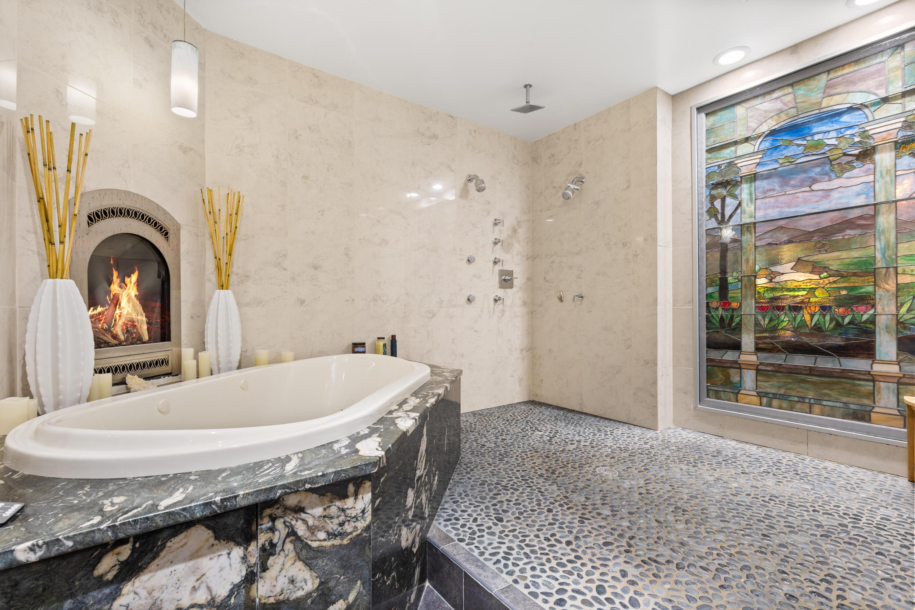 Columbus, Ohio, 43215, United States, 3 Bedrooms Bedrooms, ,4 BathroomsBathrooms,Residential,Active,1954011