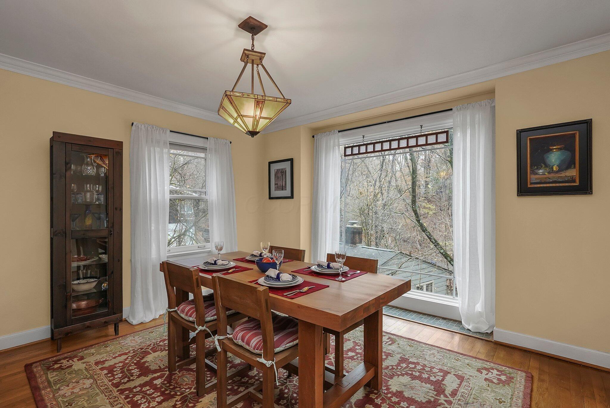 Columbus, Ohio, 43202, United States, 4 Bedrooms Bedrooms, ,4 BathroomsBathrooms,Residential,Active,1748765