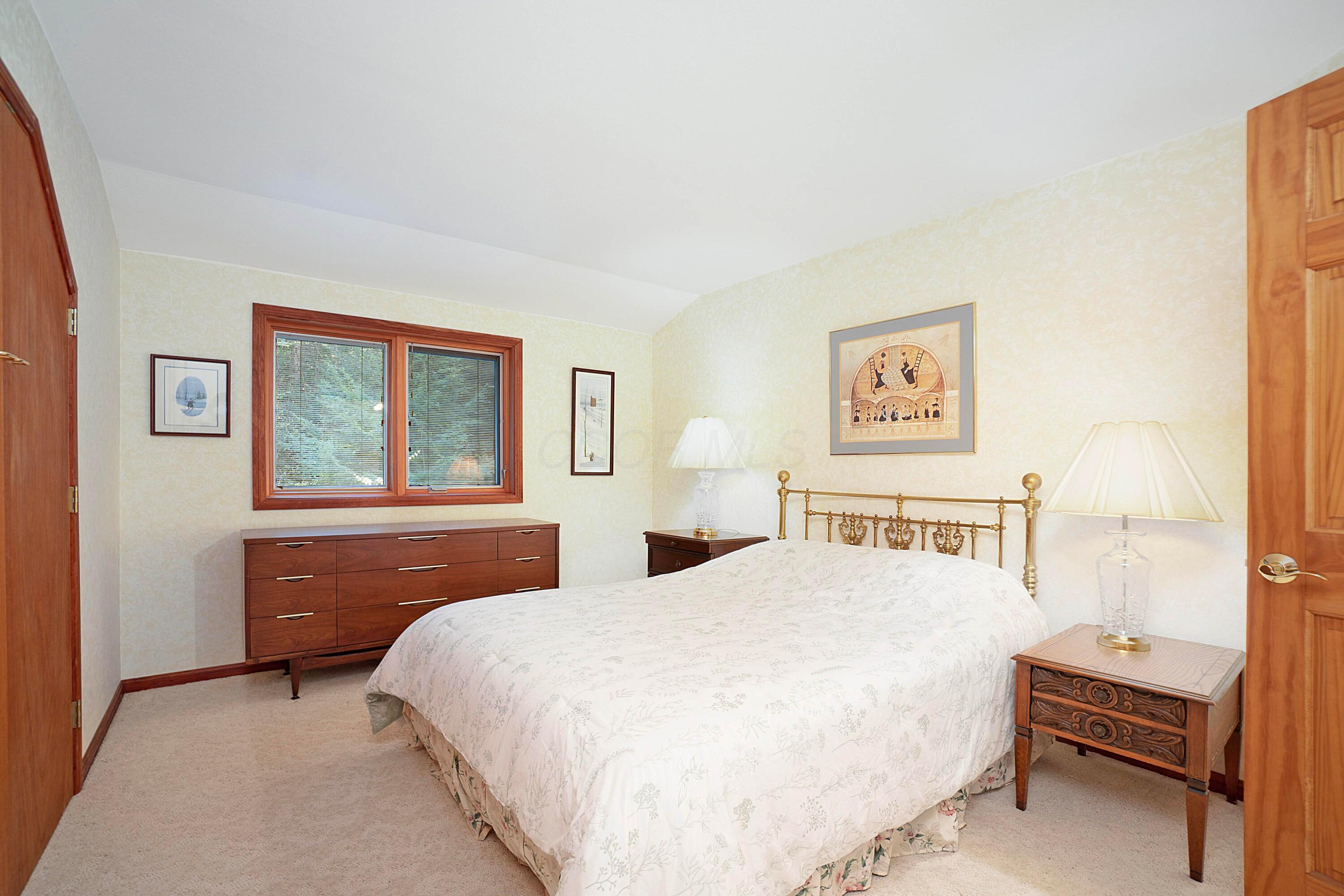 Rockbridge, Ohio, 43149, United States, 3 Bedrooms Bedrooms, ,4 BathroomsBathrooms,Residential,Active,1992551