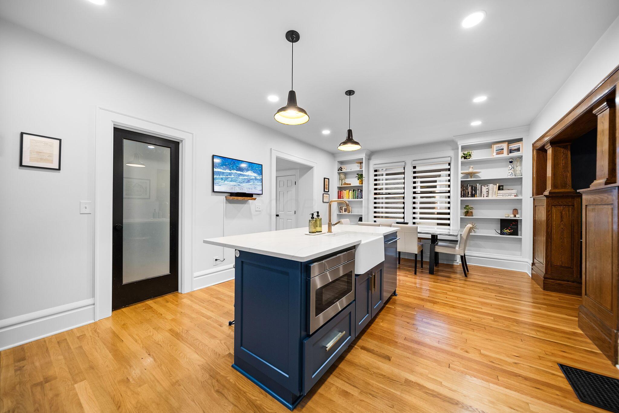 Columbus, Ohio, 43206, United States, 4 Bedrooms Bedrooms, ,4 BathroomsBathrooms,Residential,Active,1929688