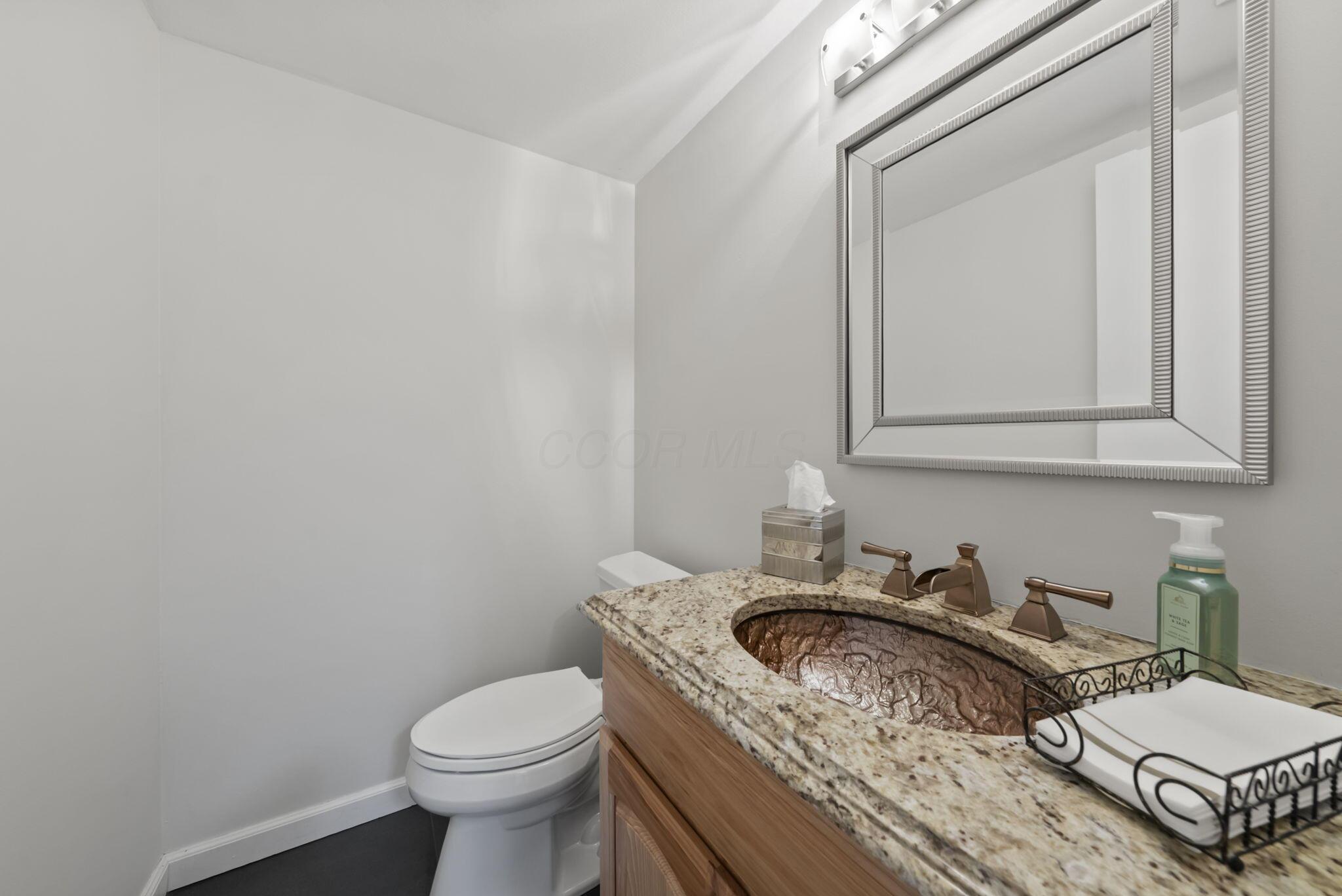 Dublin, Ohio, 43016, United States, 3 Bedrooms Bedrooms, ,3 BathroomsBathrooms,Residential,Active,1894186