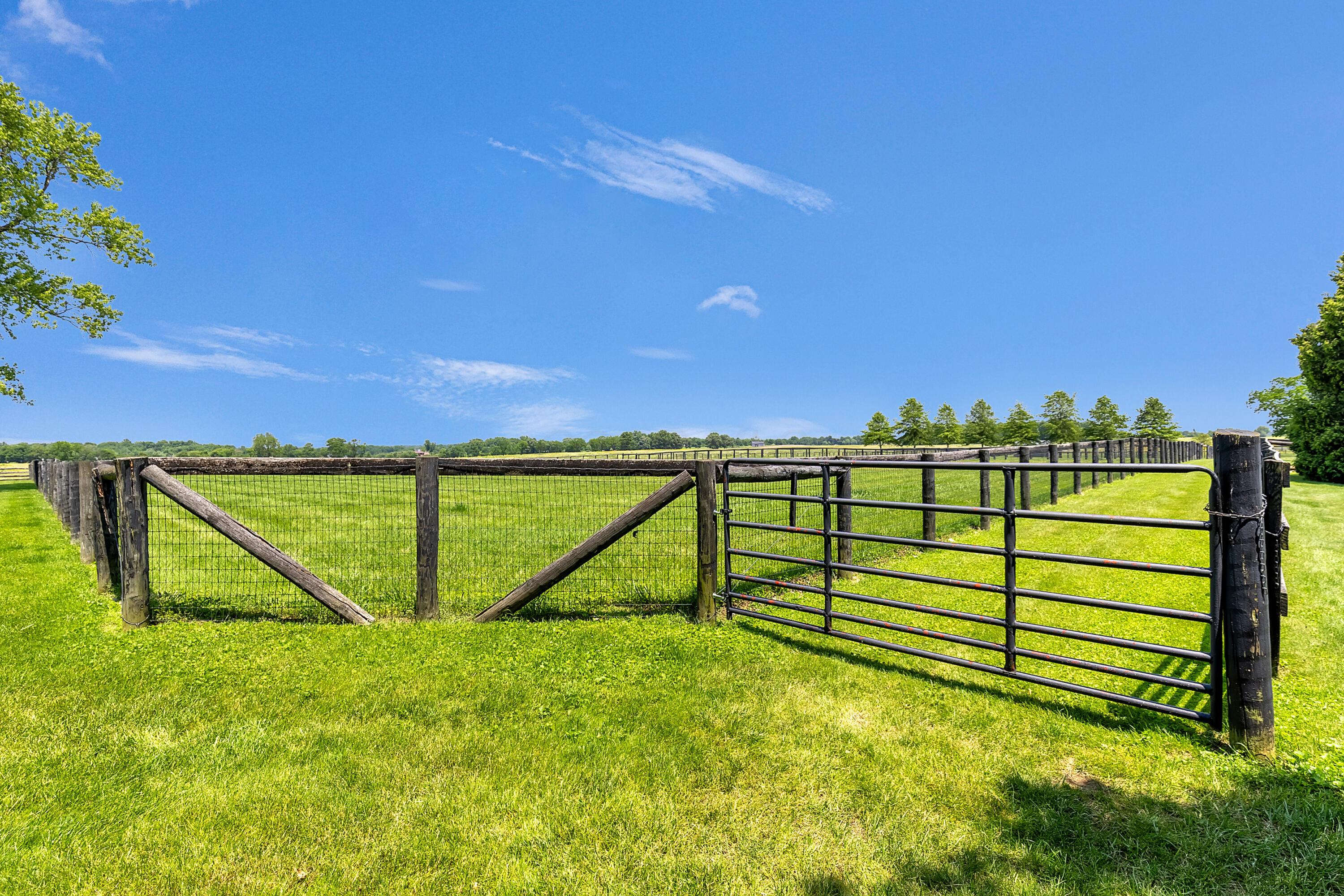 Centerburg, Ohio, 43011, United States, ,3 BathroomsBathrooms,Residential,Active,1853278