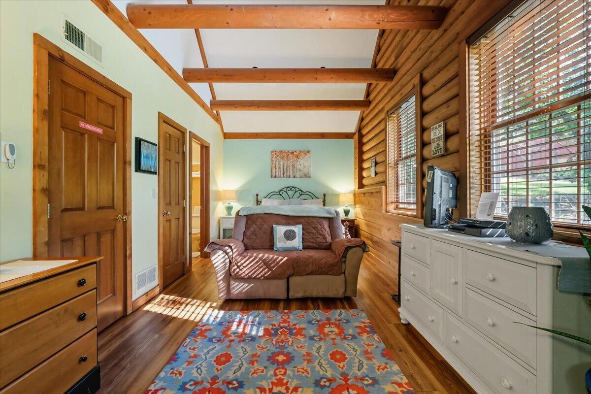 Fredericktown, Ohio, 43019, United States, 8 Bedrooms Bedrooms, ,7 BathroomsBathrooms,Residential,Active,1953994