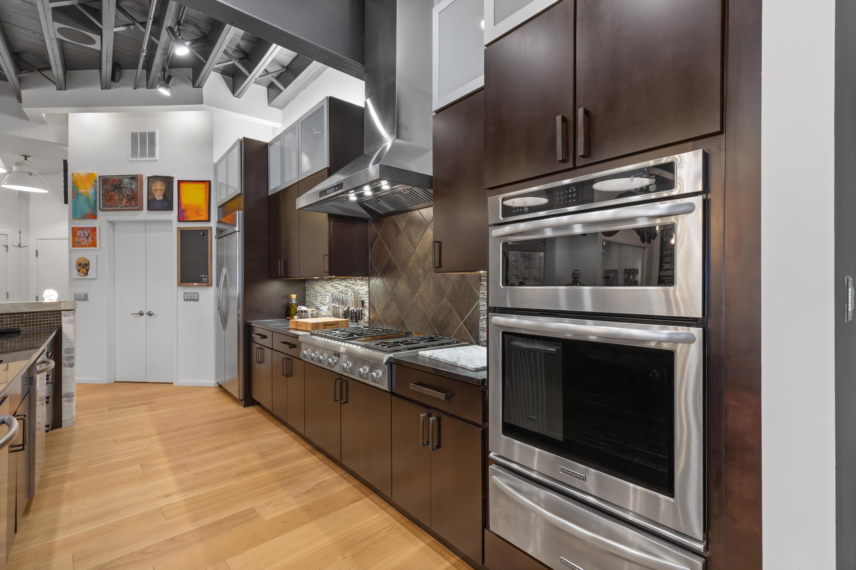 Columbus, Ohio, 43201, United States, 3 Bedrooms Bedrooms, ,5 BathroomsBathrooms,Residential,Active,1894778