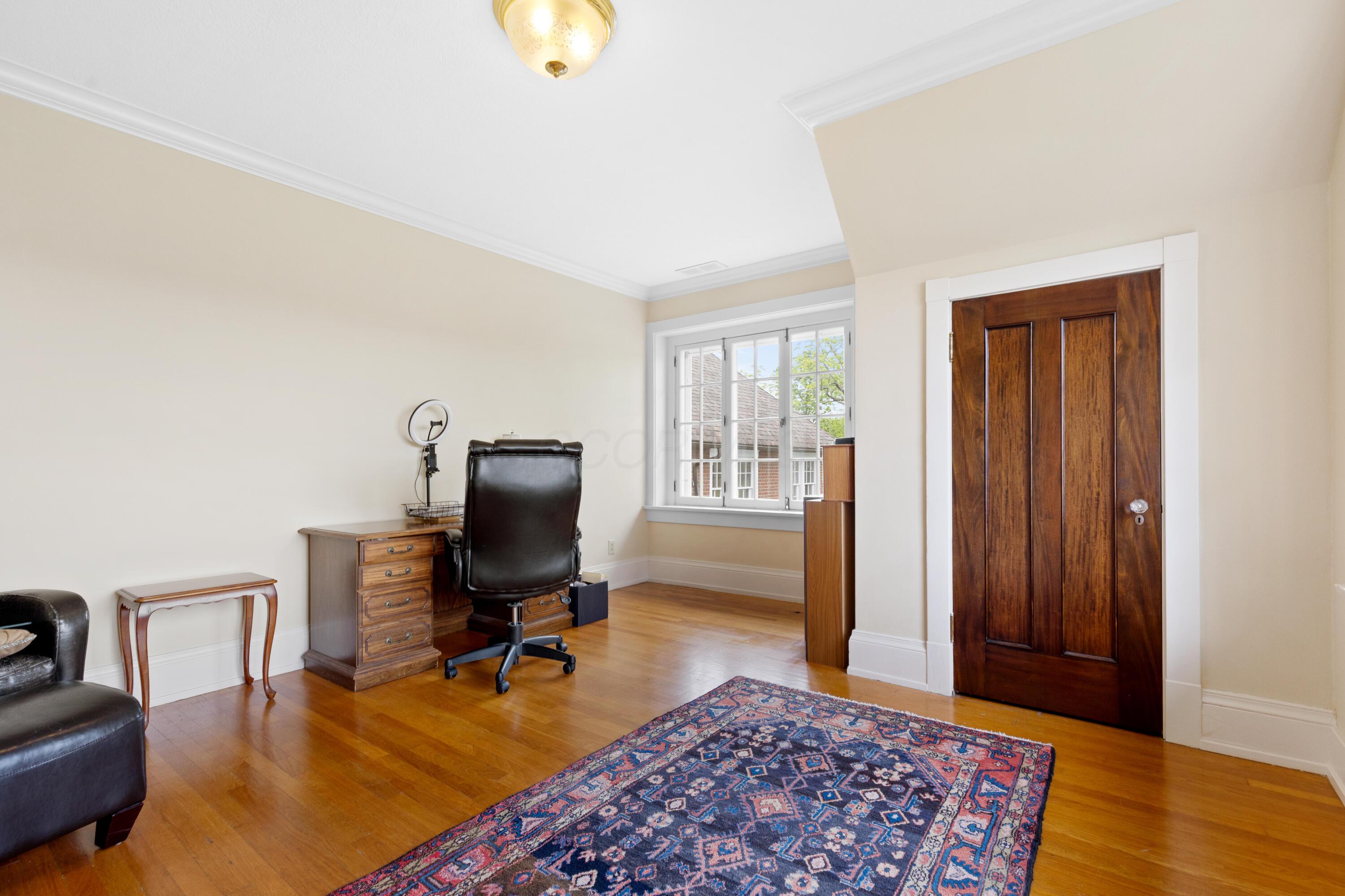 Thornville, Ohio, 43076, United States, 9 Bedrooms Bedrooms, ,7 BathroomsBathrooms,Residential,Active,1821951