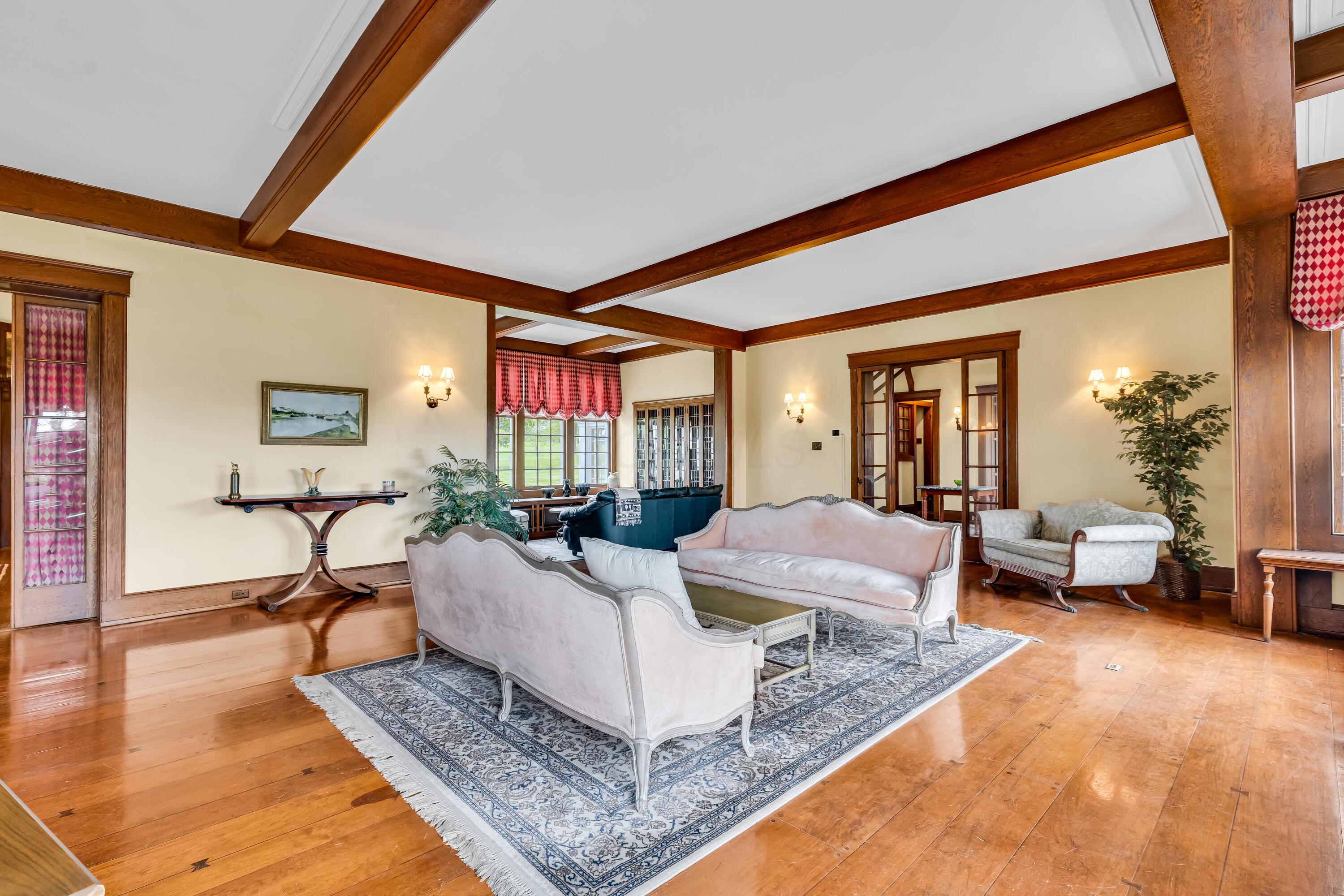 Thornville, Ohio, 43076, United States, 9 Bedrooms Bedrooms, ,7 BathroomsBathrooms,Residential,Active,1821951