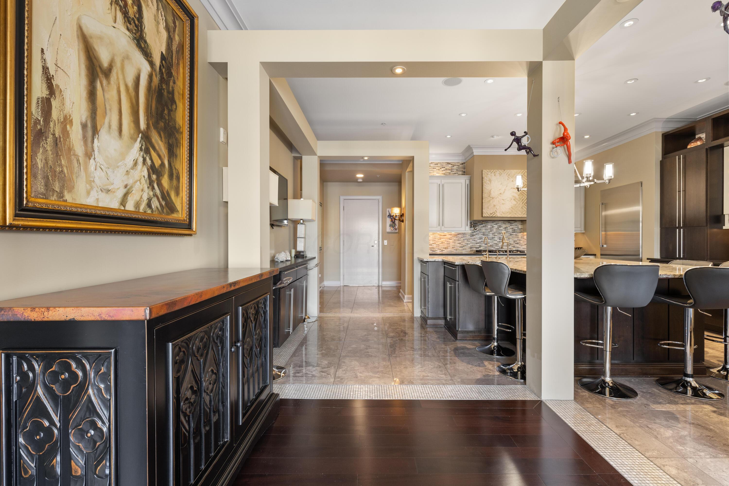 Columbus, Ohio, 43215, United States, 3 Bedrooms Bedrooms, ,4 BathroomsBathrooms,Residential,Active,1954011