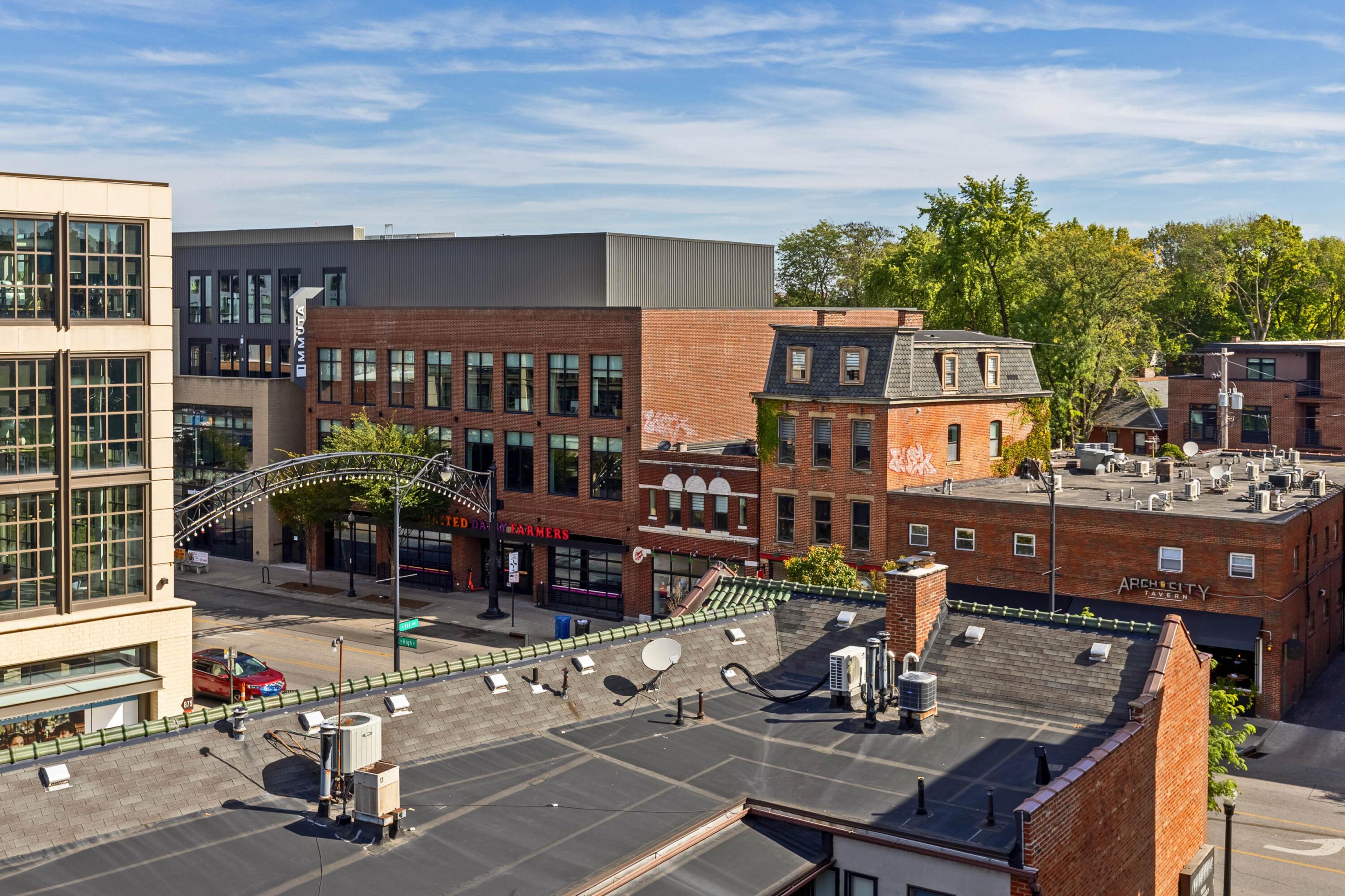 Columbus, Ohio, 43215, United States, 3 Bedrooms Bedrooms, ,4 BathroomsBathrooms,Residential,Active,1954011