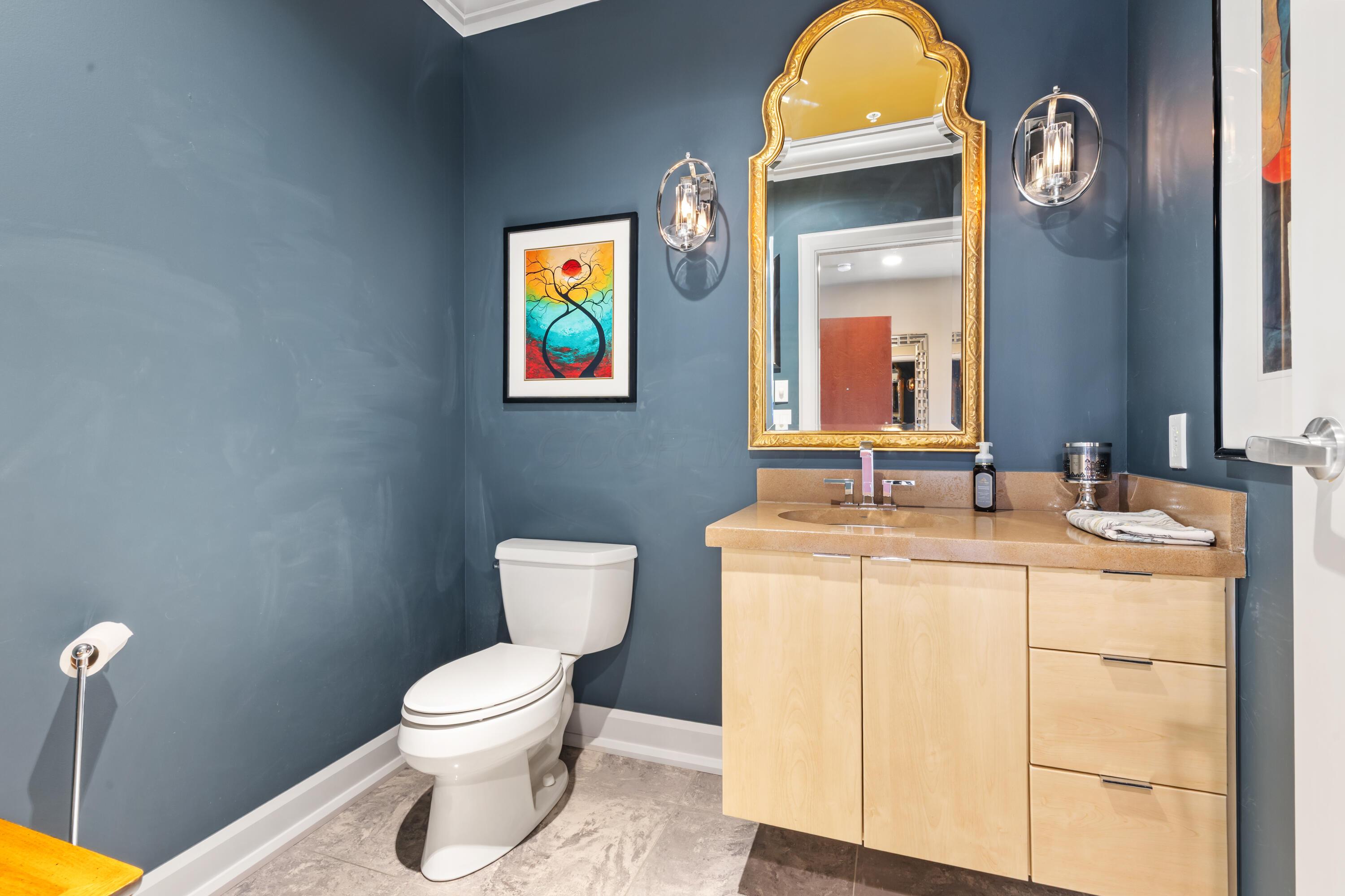 Columbus, Ohio, 43215, United States, 3 Bedrooms Bedrooms, ,4 BathroomsBathrooms,Residential,Active,1954011