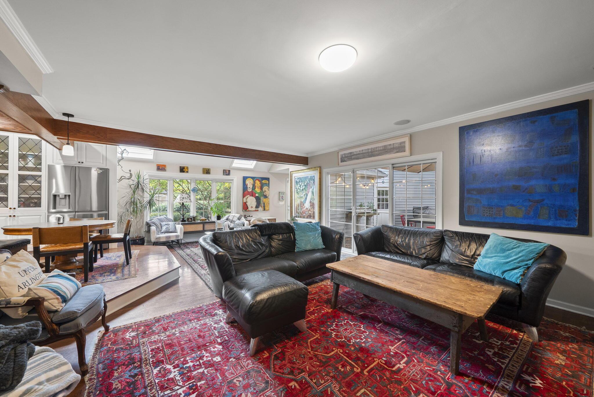 Columbus, Ohio, 43221, United States, 4 Bedrooms Bedrooms, ,5 BathroomsBathrooms,Residential,Active,1953422