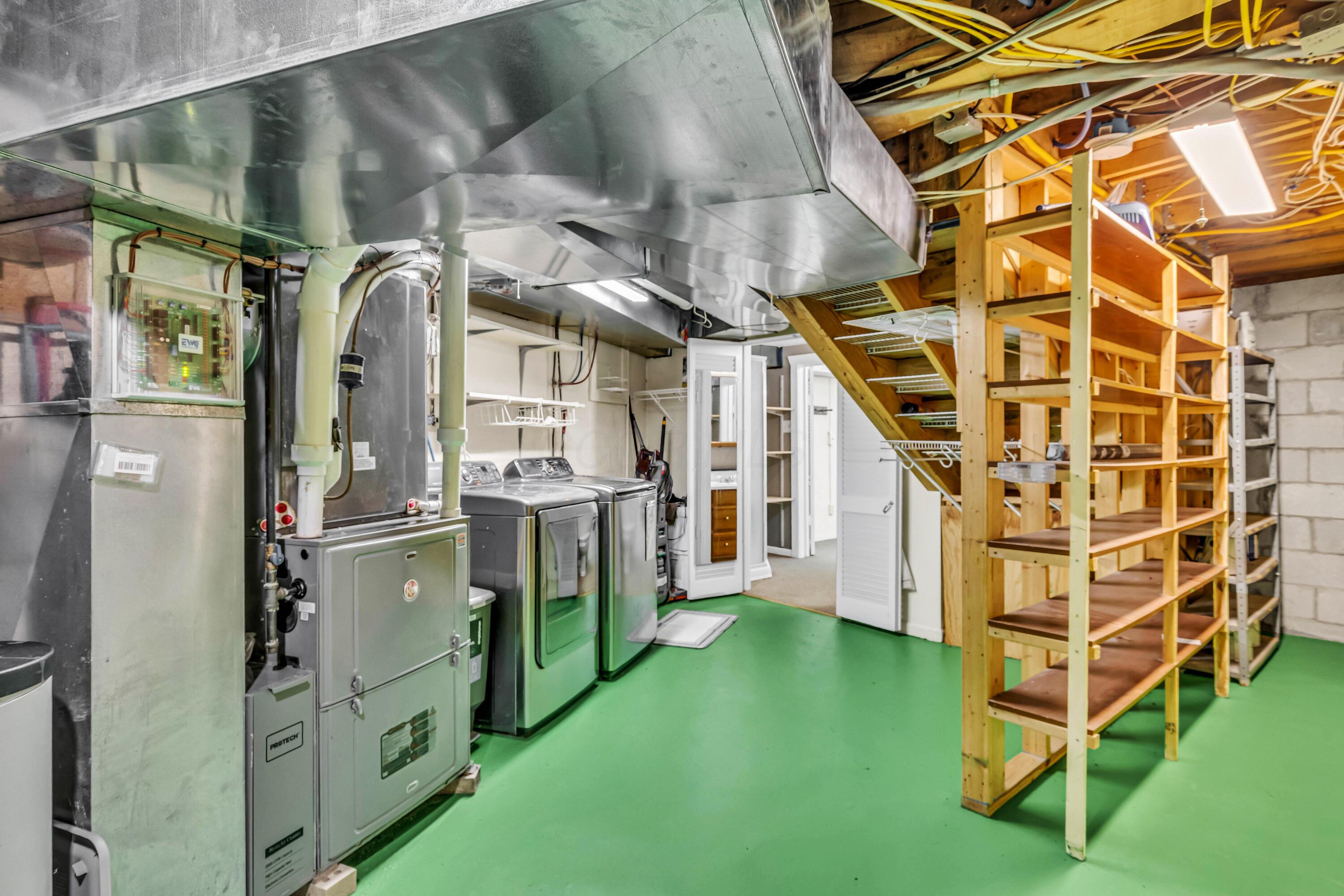 Centerburg, Ohio, 43011, United States, 5 Bedrooms Bedrooms, ,5 BathroomsBathrooms,Residential,Active,1999913