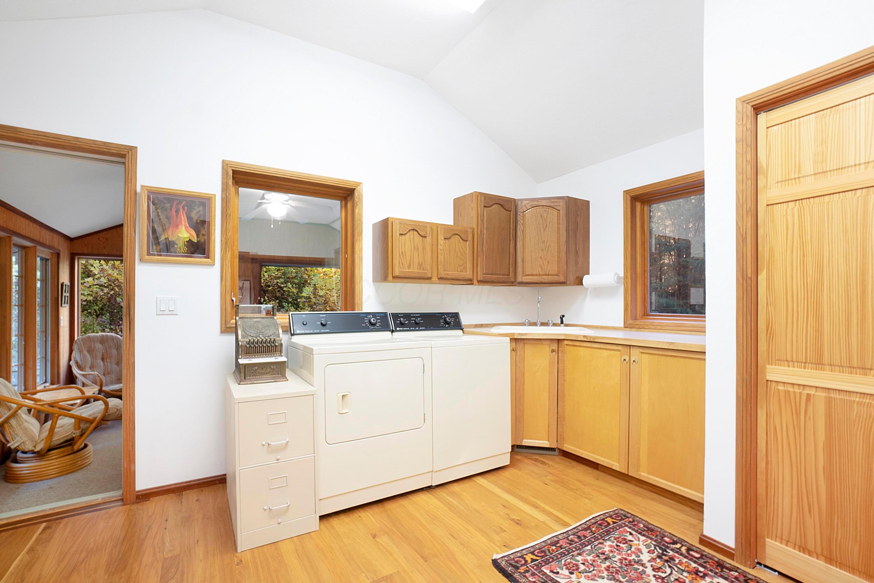 Rockbridge, Ohio, 43149, United States, 3 Bedrooms Bedrooms, ,4 BathroomsBathrooms,Residential,Active,1992551