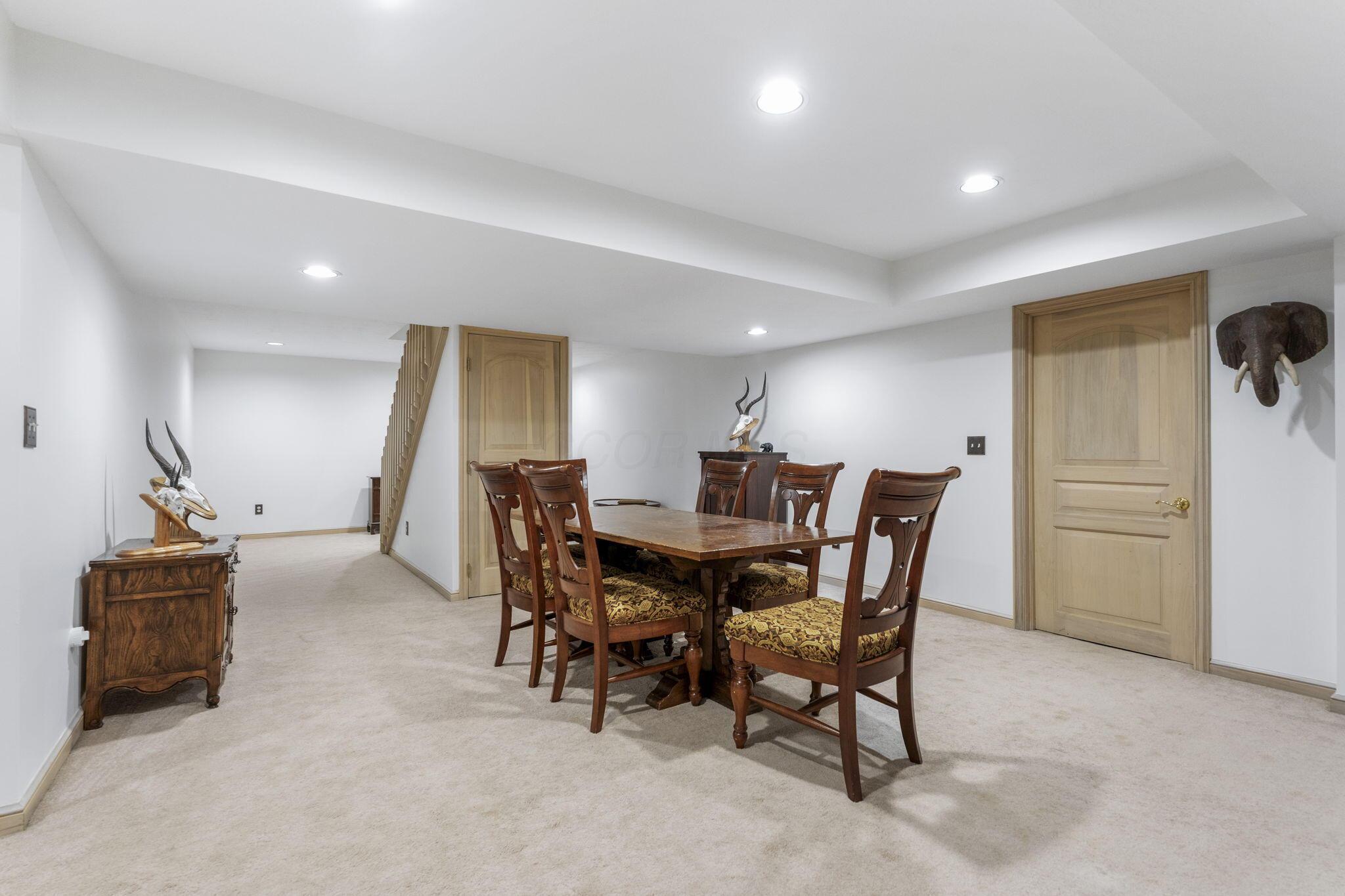 Powell, Ohio, 43065, United States, 5 Bedrooms Bedrooms, ,6 BathroomsBathrooms,Residential,Active,1989786