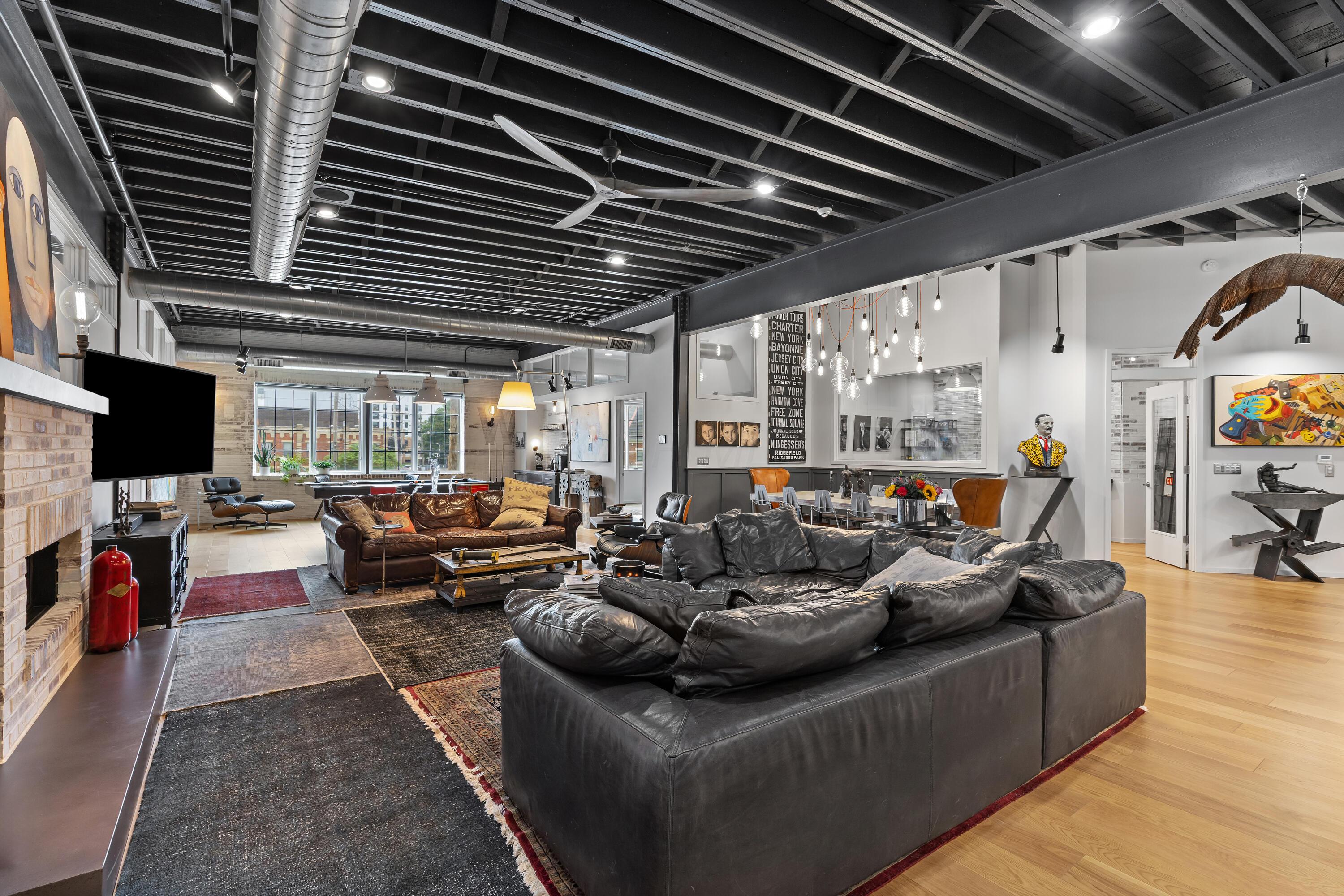 Columbus, Ohio, 43201, United States, 3 Bedrooms Bedrooms, ,5 BathroomsBathrooms,Residential,Active,1894778