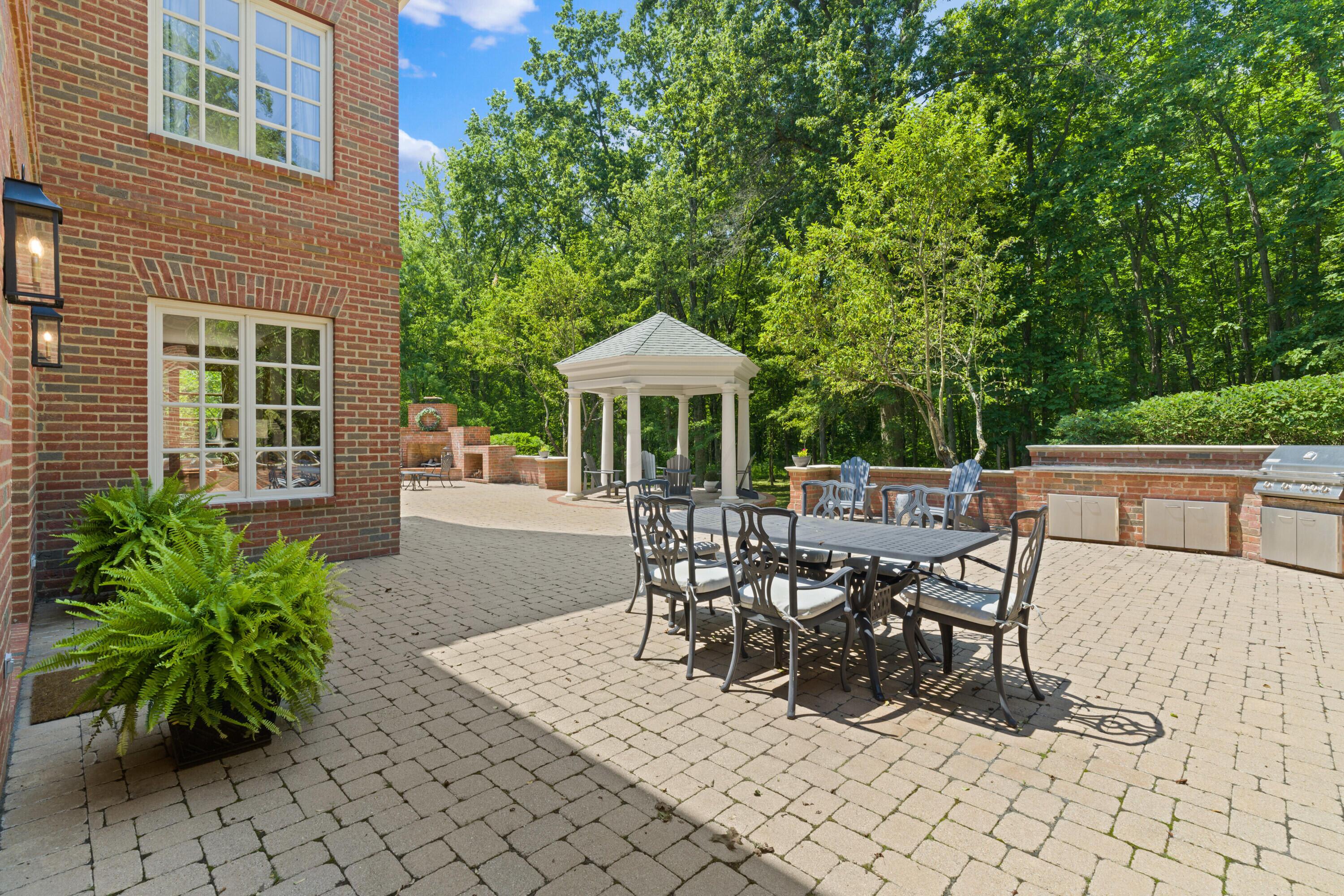 Sunbury, Ohio, 43074, United States, 5 Bedrooms Bedrooms, ,7 BathroomsBathrooms,Residential,Active,1912834