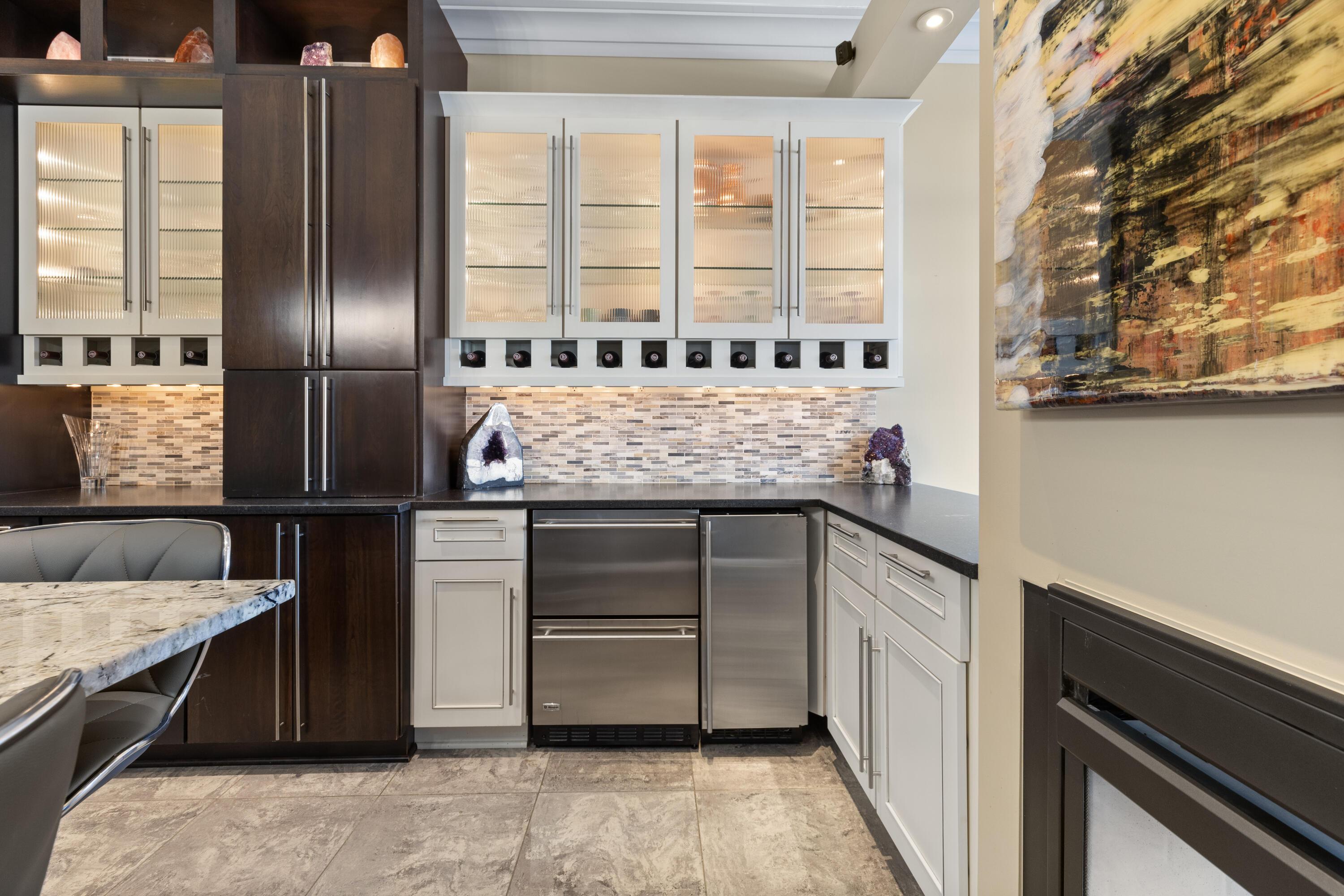 Columbus, Ohio, 43215, United States, 3 Bedrooms Bedrooms, ,4 BathroomsBathrooms,Residential,Active,1954011