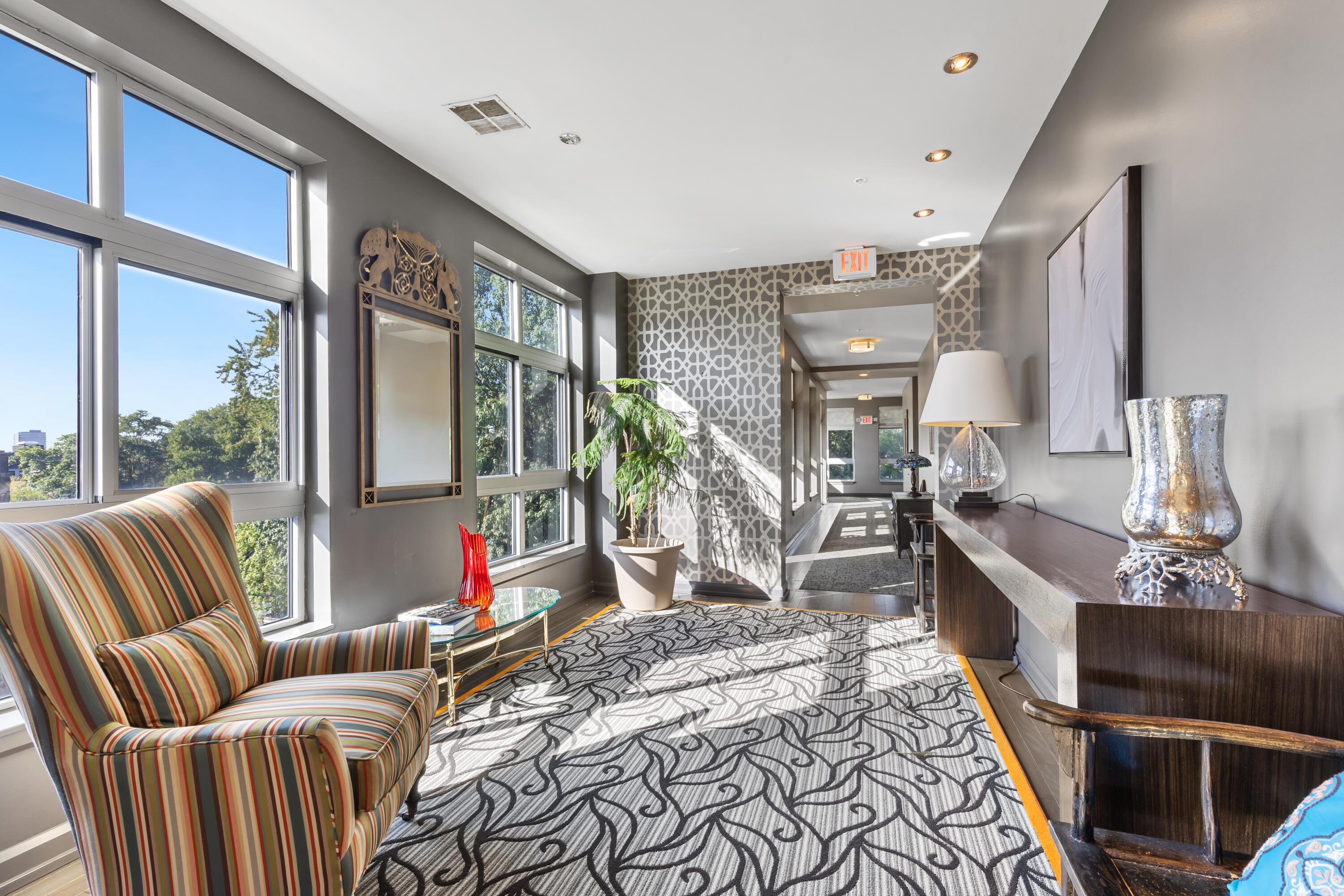 Columbus, Ohio, 43215, United States, 3 Bedrooms Bedrooms, ,4 BathroomsBathrooms,Residential,Active,1954011