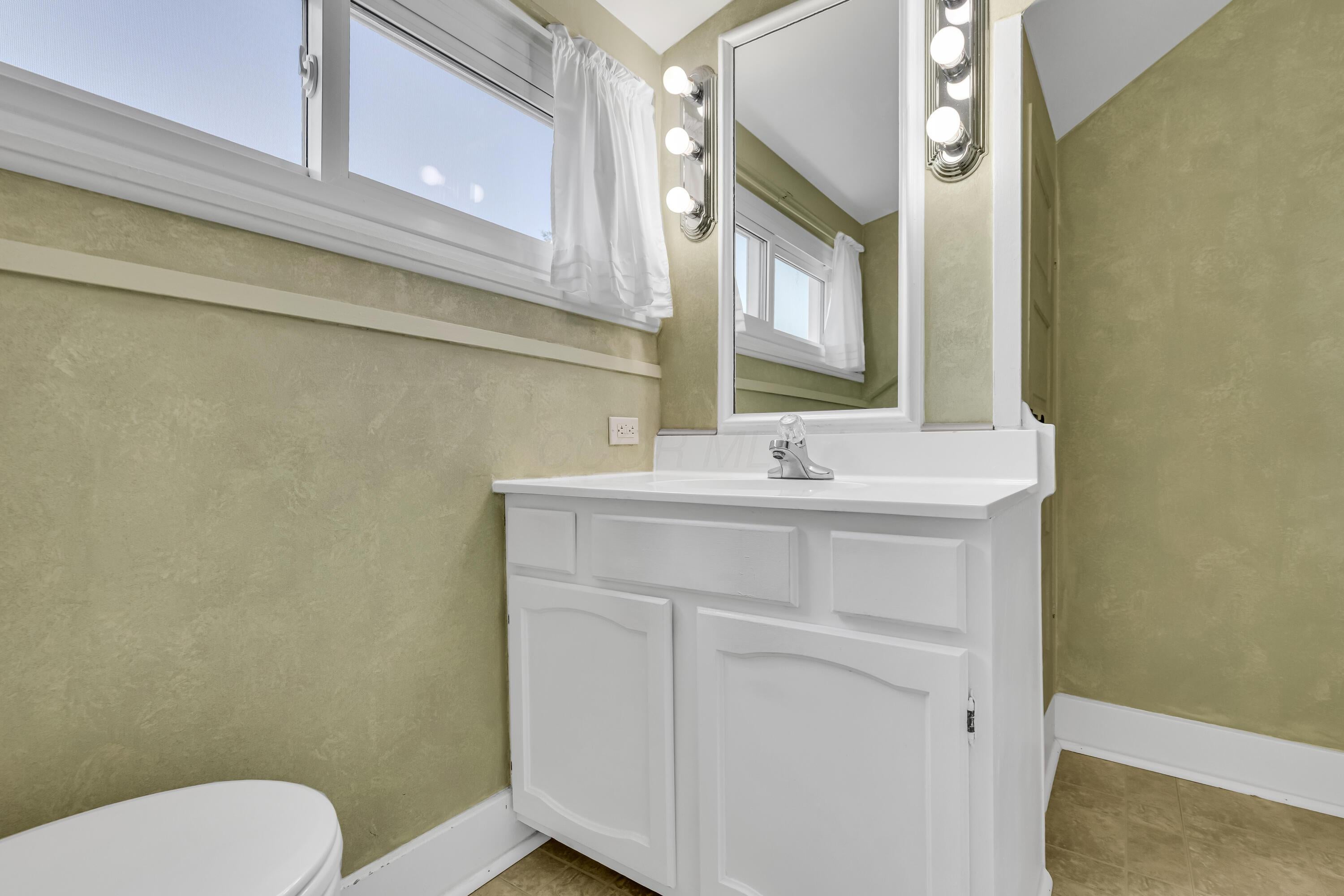 Centerburg, Ohio, 43011, United States, ,3 BathroomsBathrooms,Residential,Active,1853278