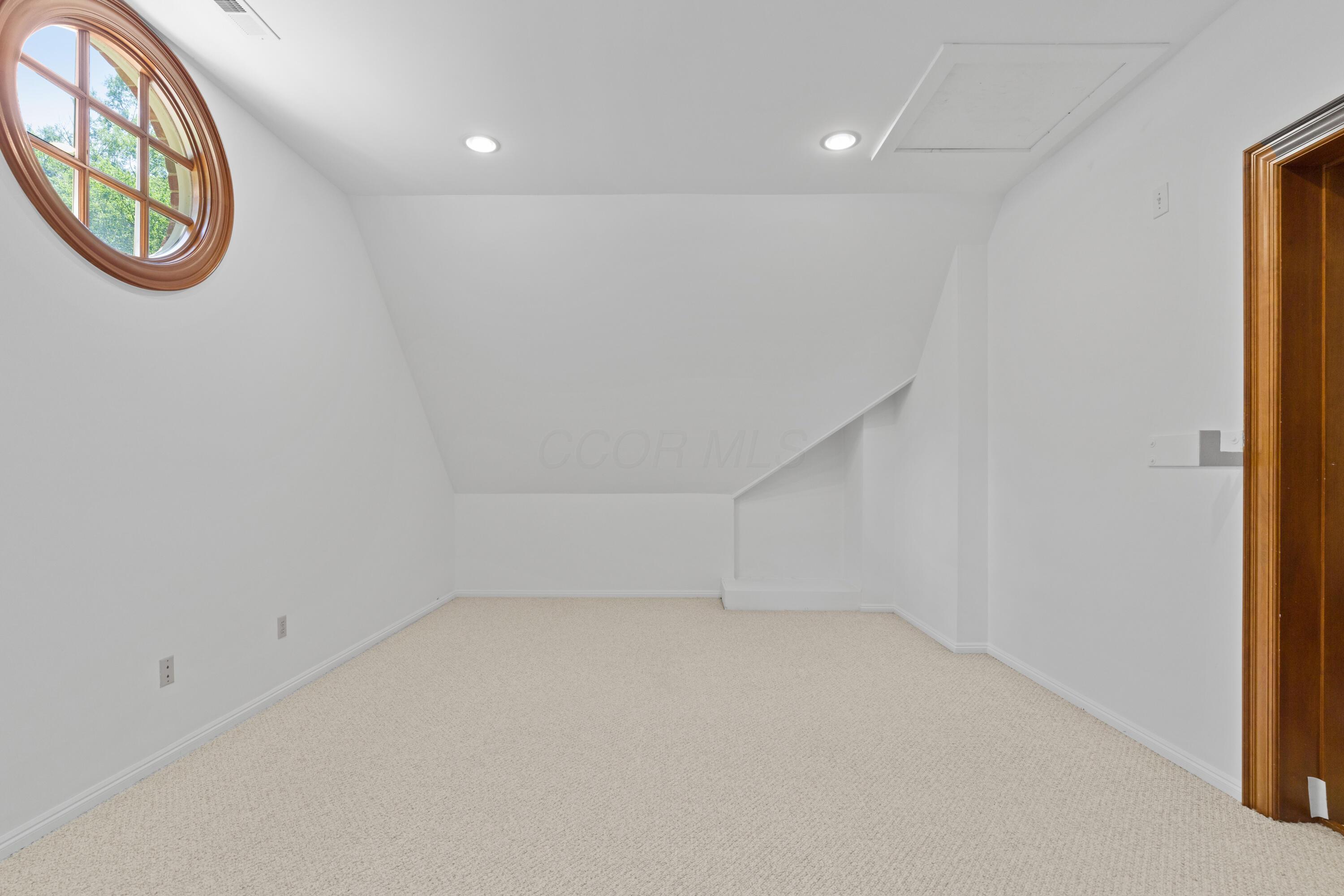 Sunbury, Ohio, 43074, United States, 5 Bedrooms Bedrooms, ,7 BathroomsBathrooms,Residential,Active,1912834