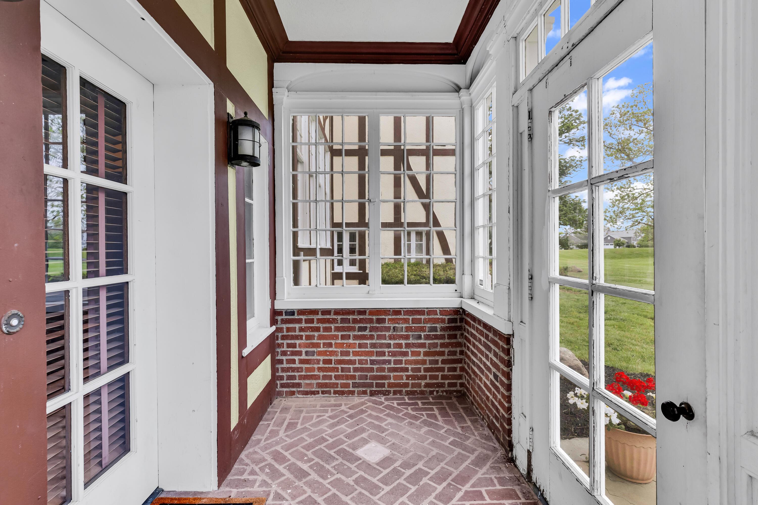 Thornville, Ohio, 43076, United States, 9 Bedrooms Bedrooms, ,7 BathroomsBathrooms,Residential,Active,1821951