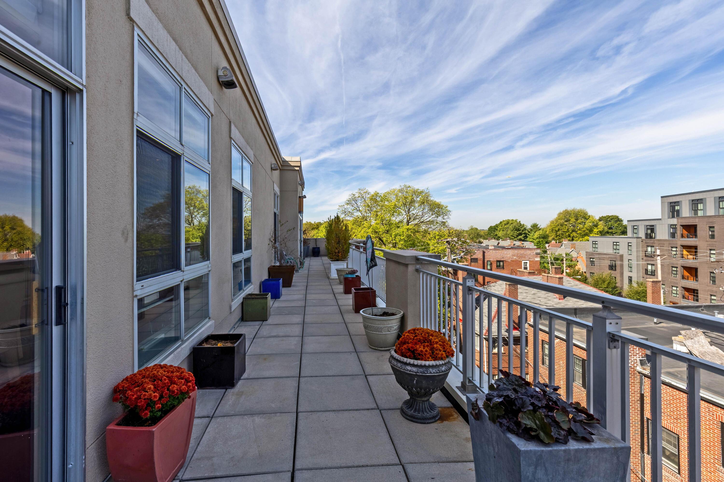 Columbus, Ohio, 43215, United States, 3 Bedrooms Bedrooms, ,4 BathroomsBathrooms,Residential,Active,1954011