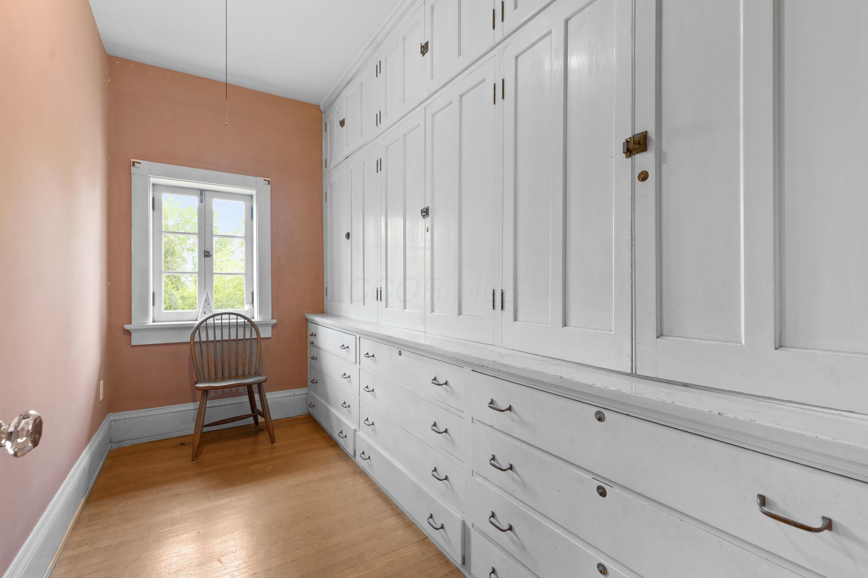 Thornville, Ohio, 43076, United States, 9 Bedrooms Bedrooms, ,7 BathroomsBathrooms,Residential,Active,1821951