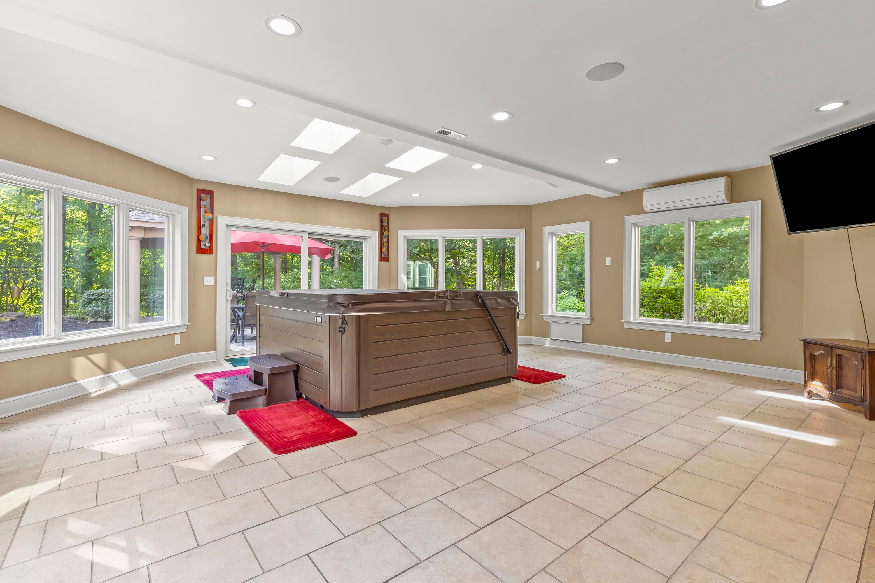 Upper Arlington, Ohio, 43220, United States, 7 Bedrooms Bedrooms, ,7 BathroomsBathrooms,Residential,Active,1748798